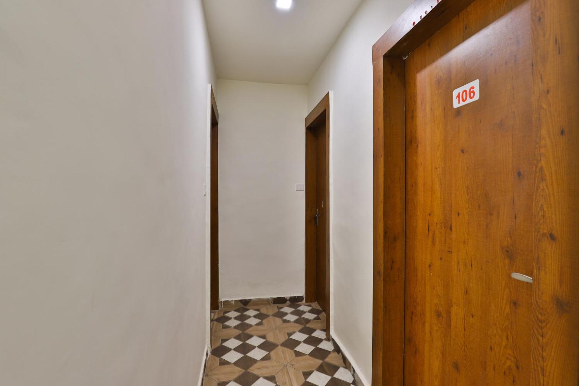 Oyo 30712 Surya Palace Hotel Ahmedabad