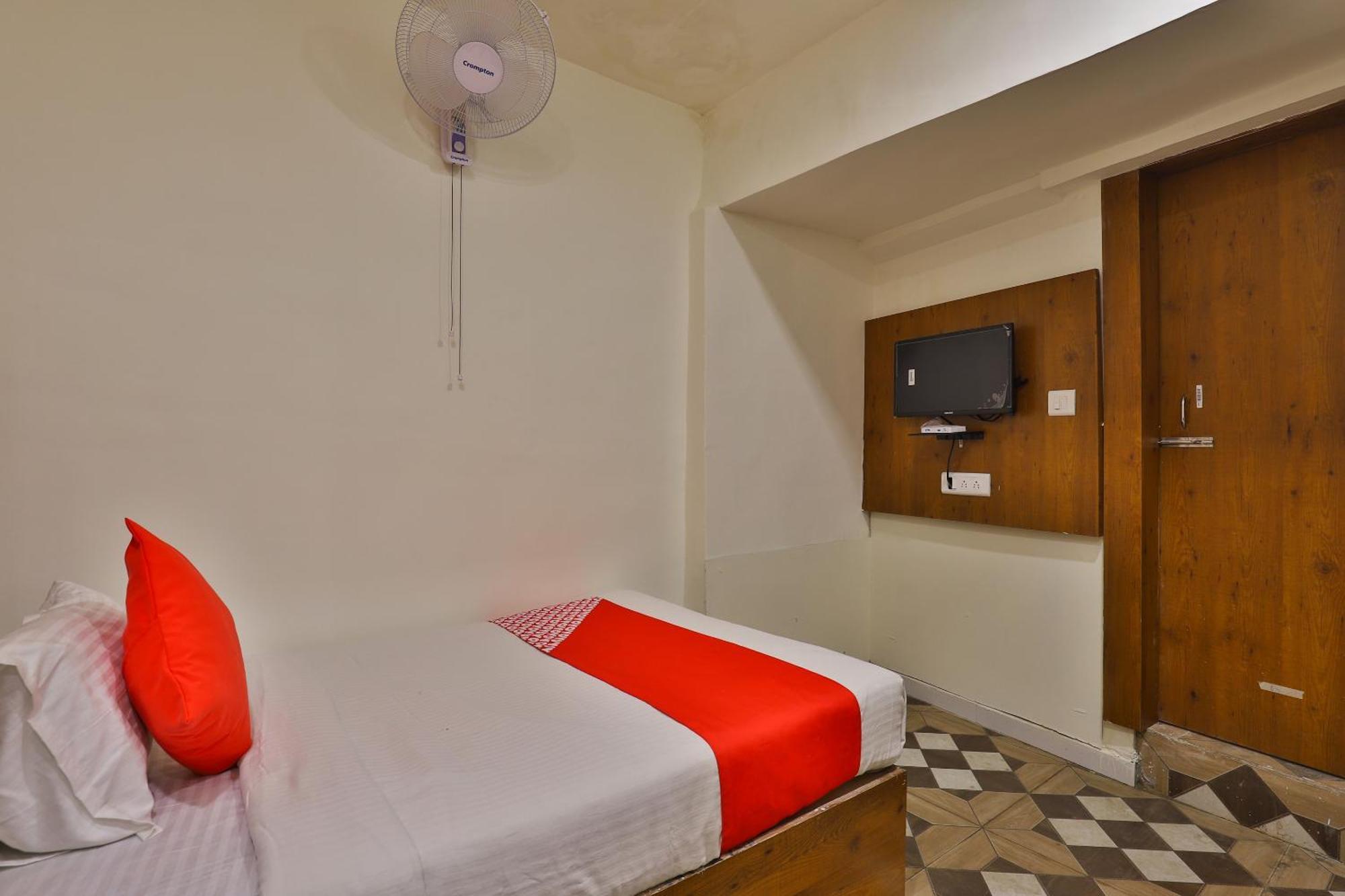Oyo 30712 Surya Palace Hotel Ahmedabad