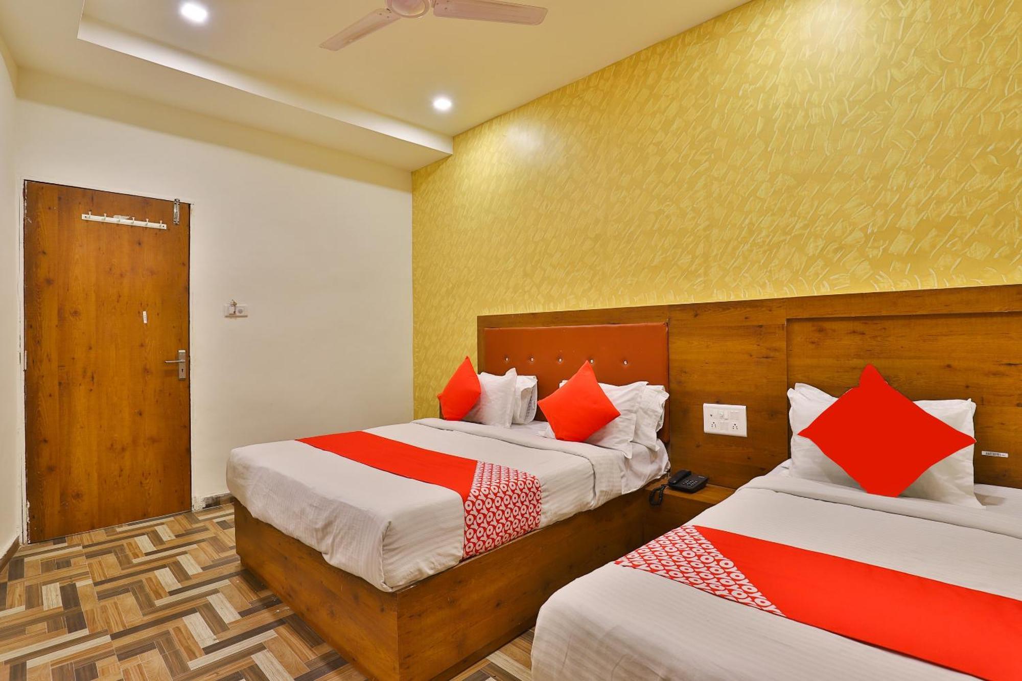 Hotel Oyo 30712 Surya Palace Ahmedabad