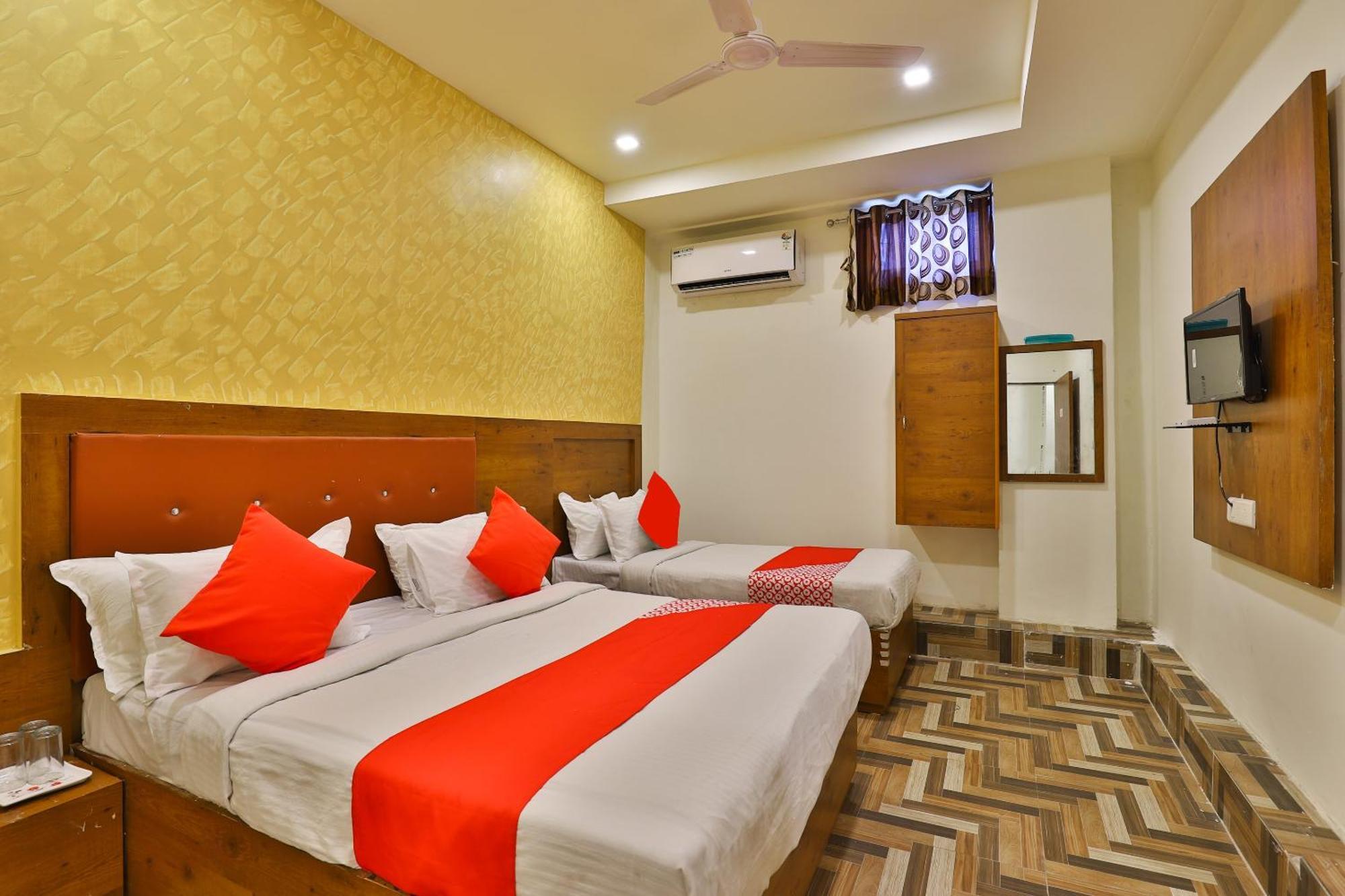 Oyo 30712 Surya Palace Hotel Ahmedabad