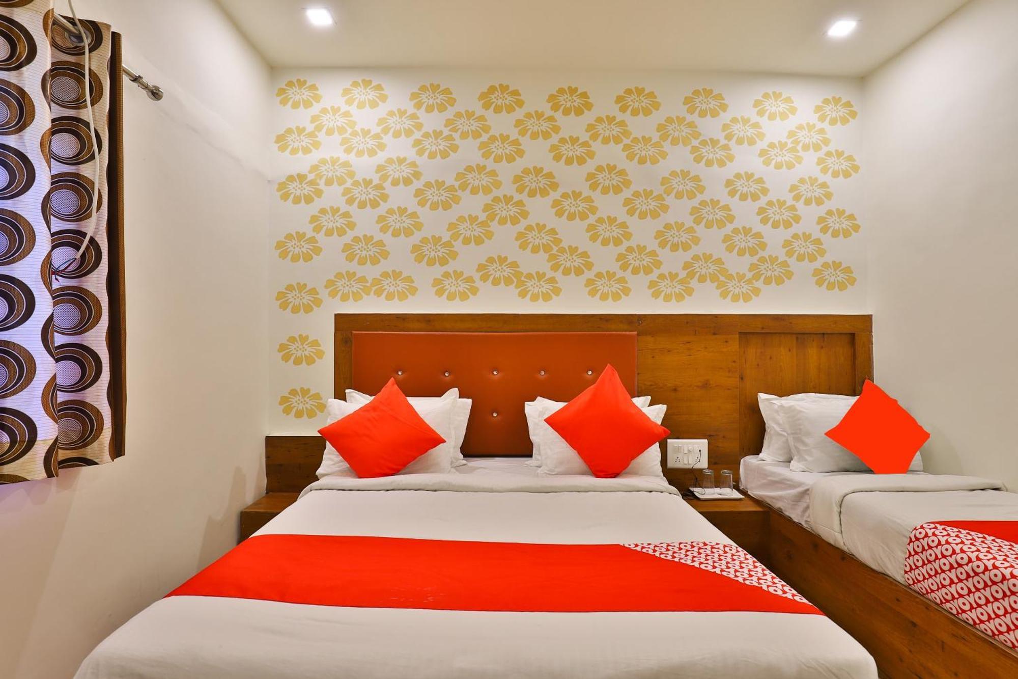 Hotel Oyo 30712 Surya Palace Ahmedabad