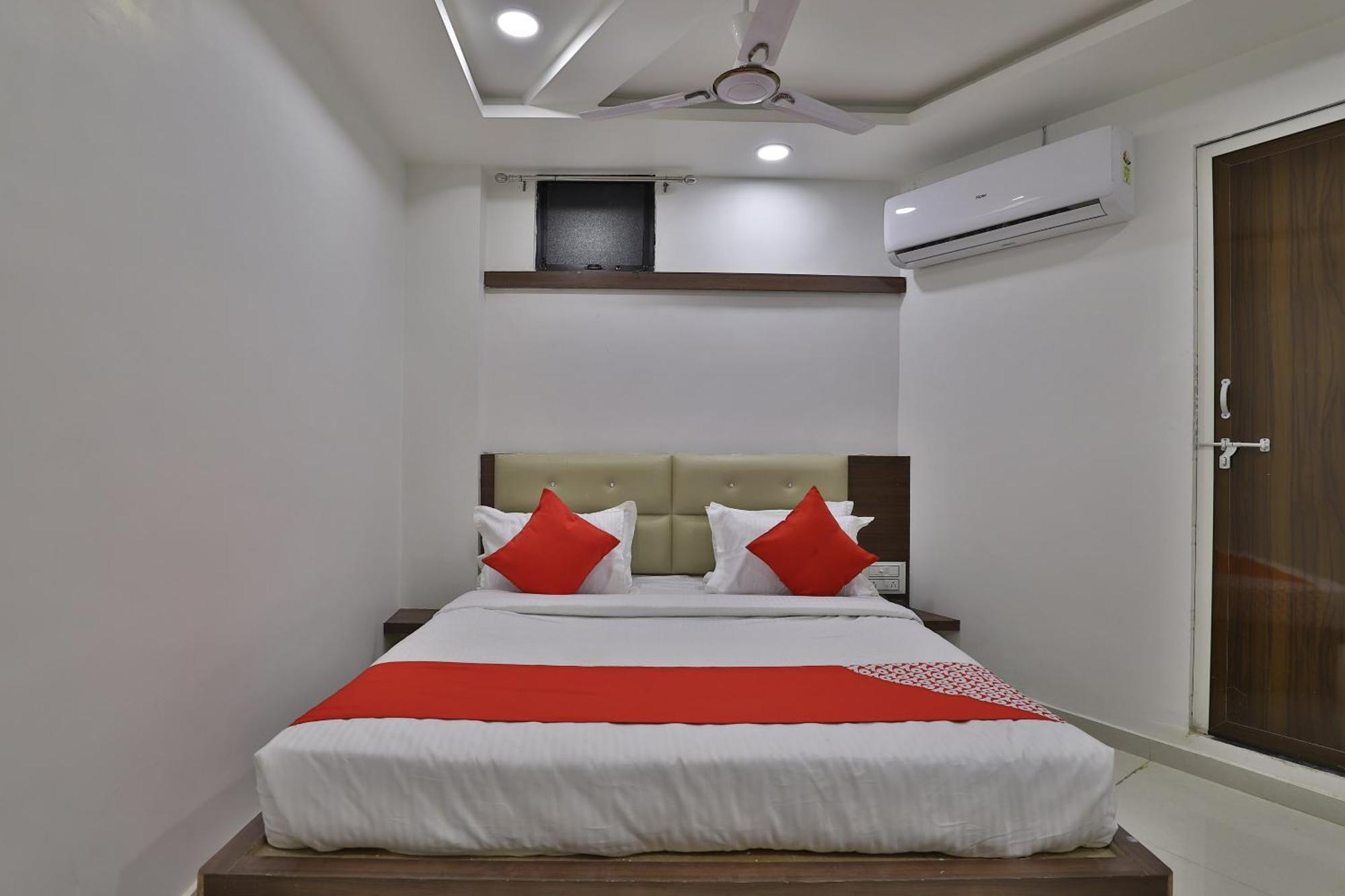 Hotel O Dev Palace 3*