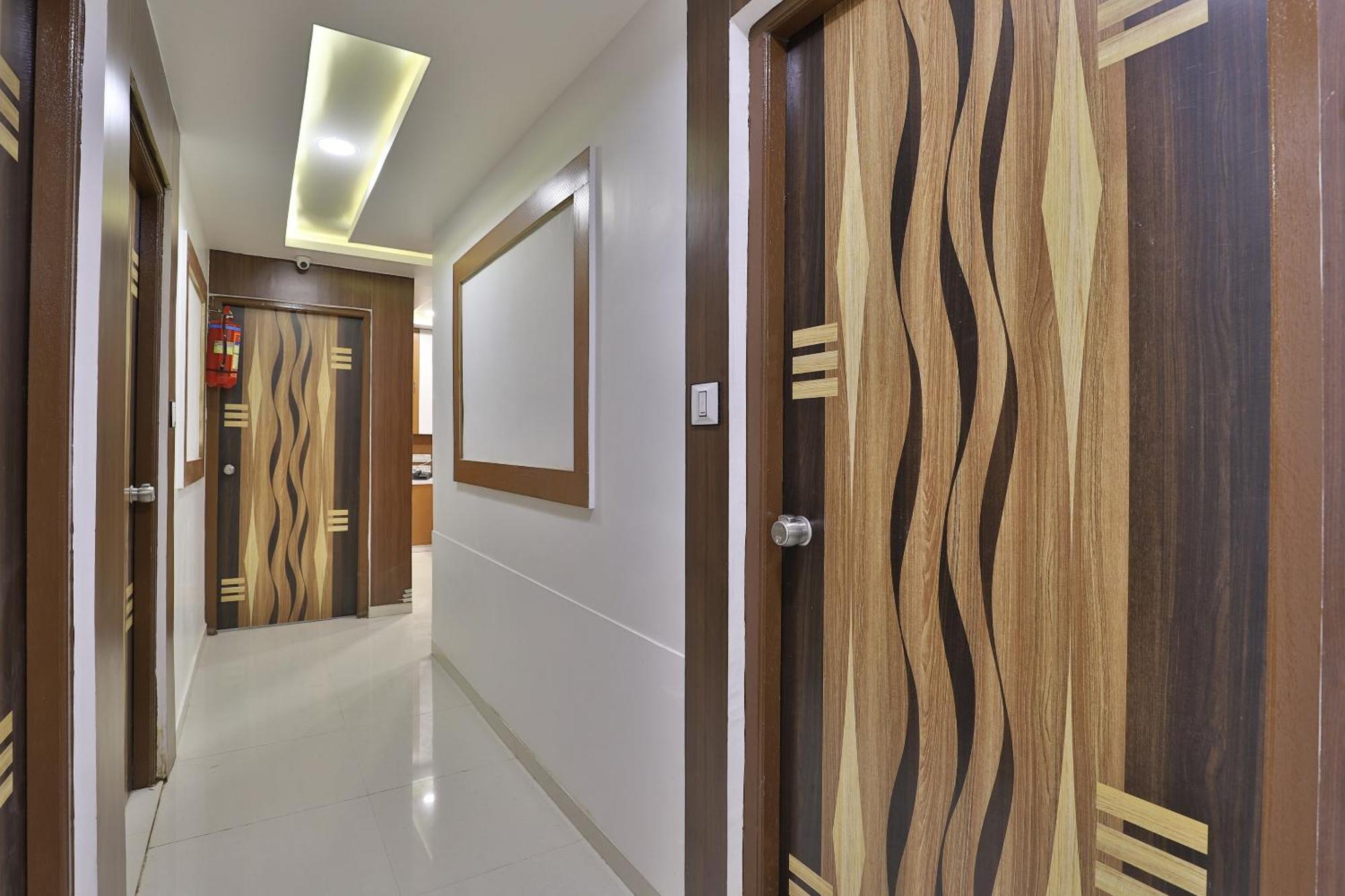 Hotel O Dev Palace Ahmedabad