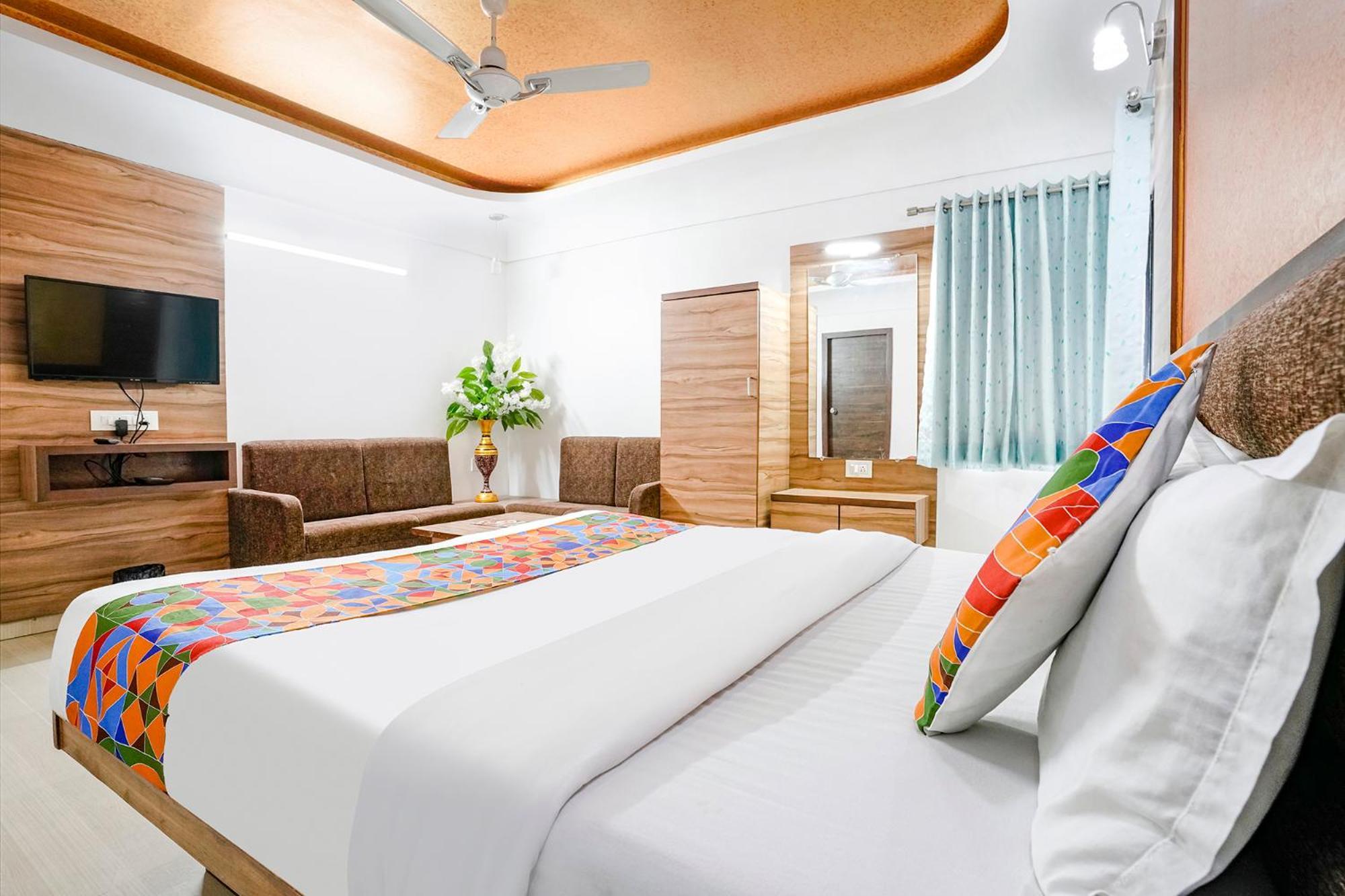 Hotel Fabhotel Ratna Palace Ahmedabad