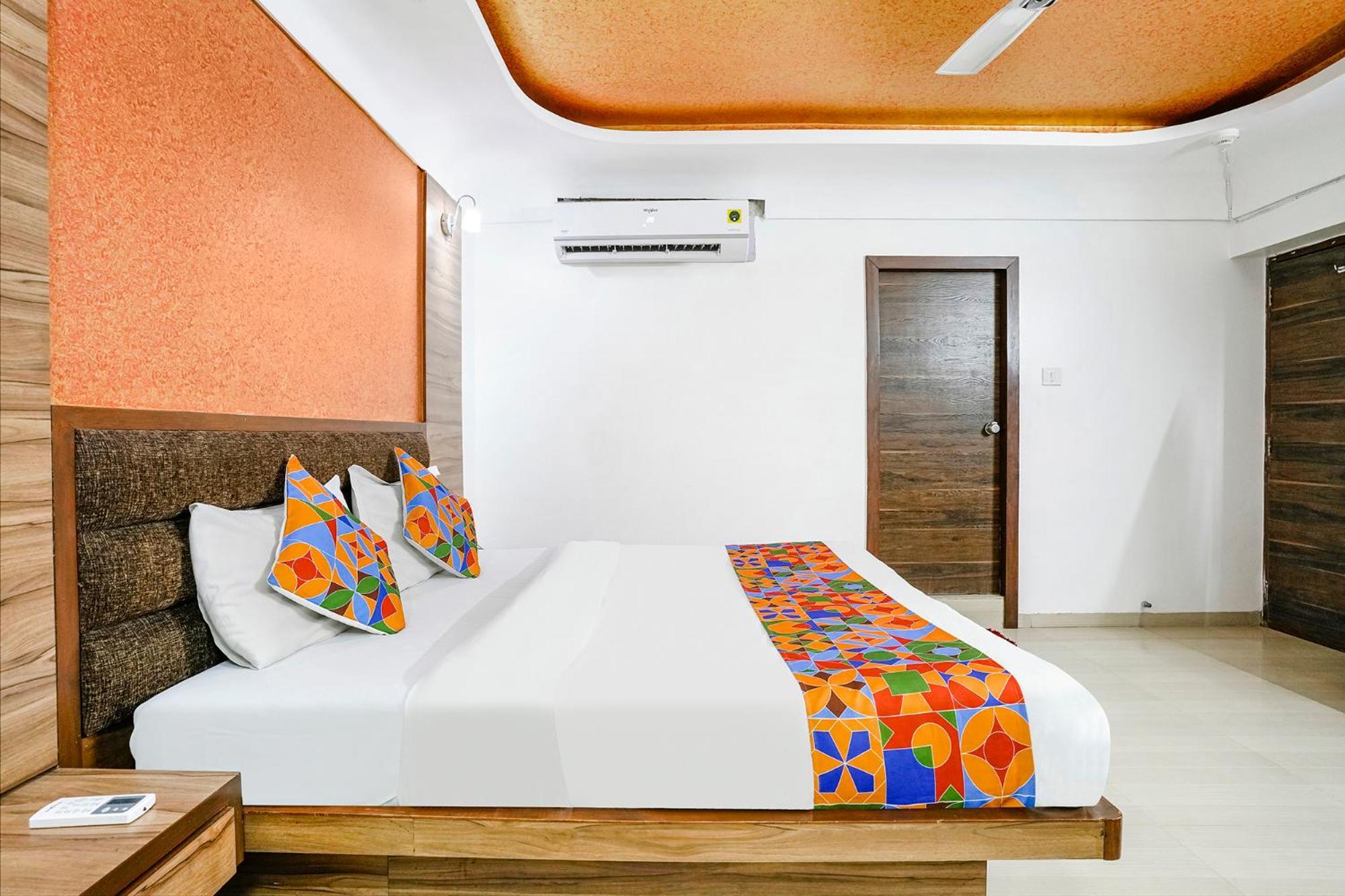 Fabhotel Ratna Palace Ahmedabad