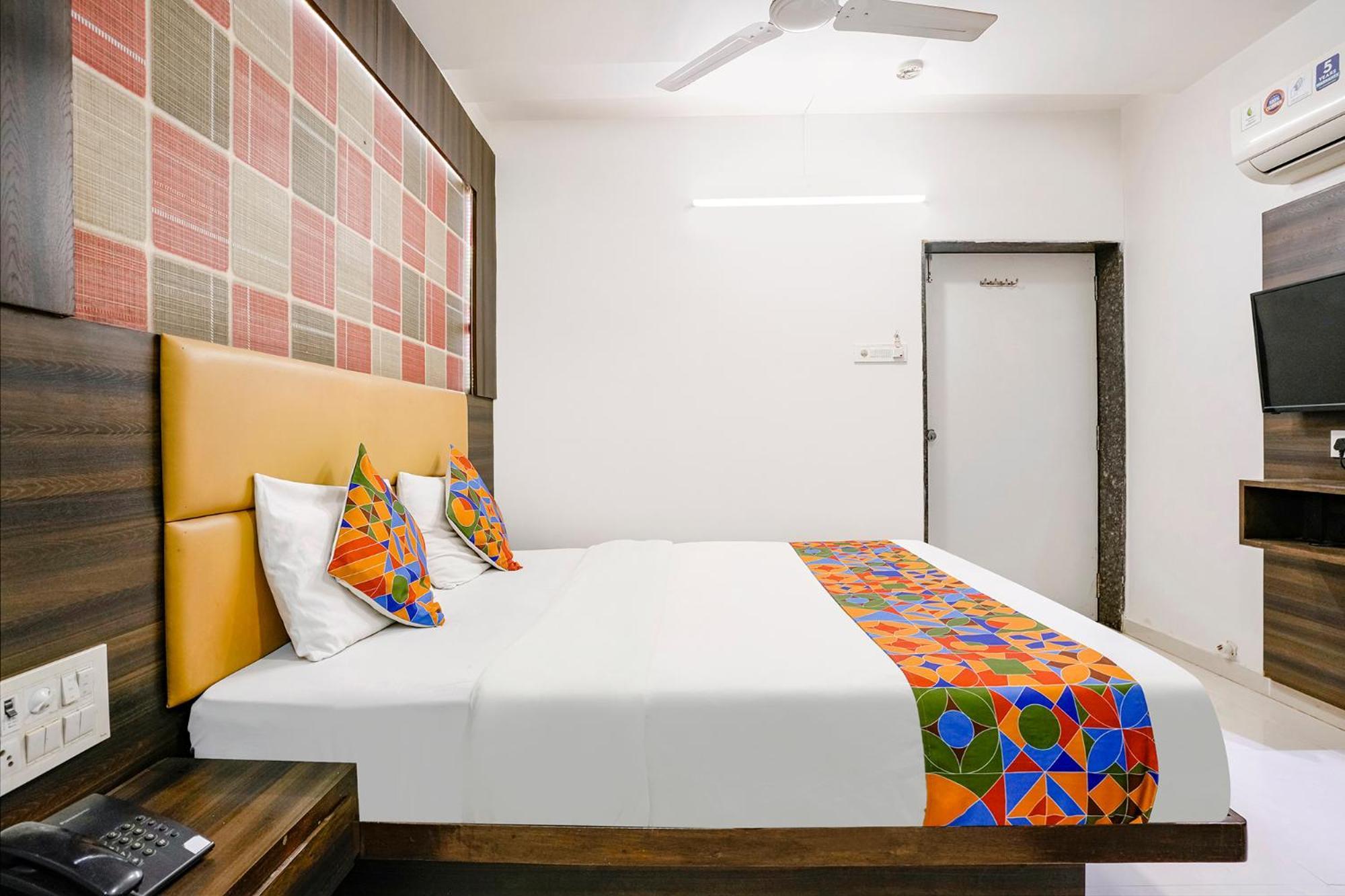 Fabhotel Ratna Palace Ahmedabad