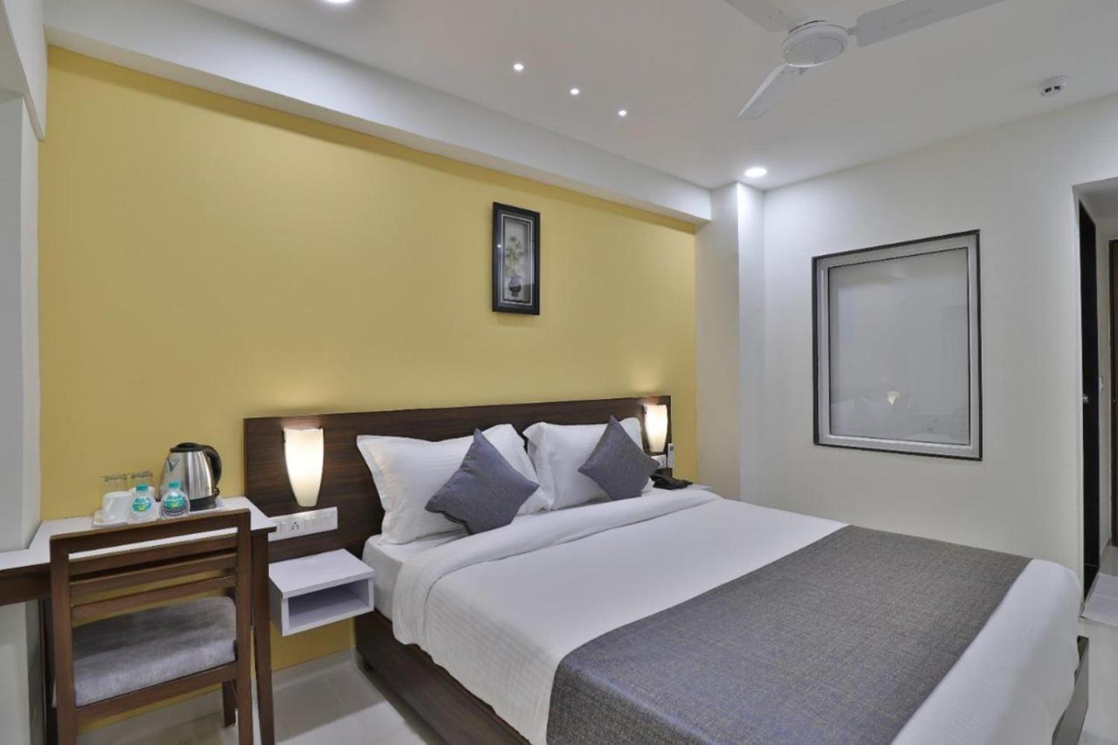 Leo Hotel Ahmedabad