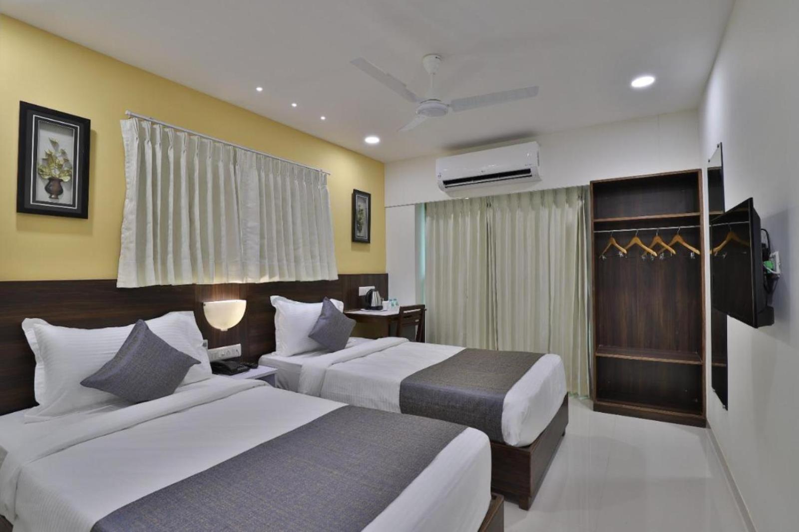 Leo Hotel 3*