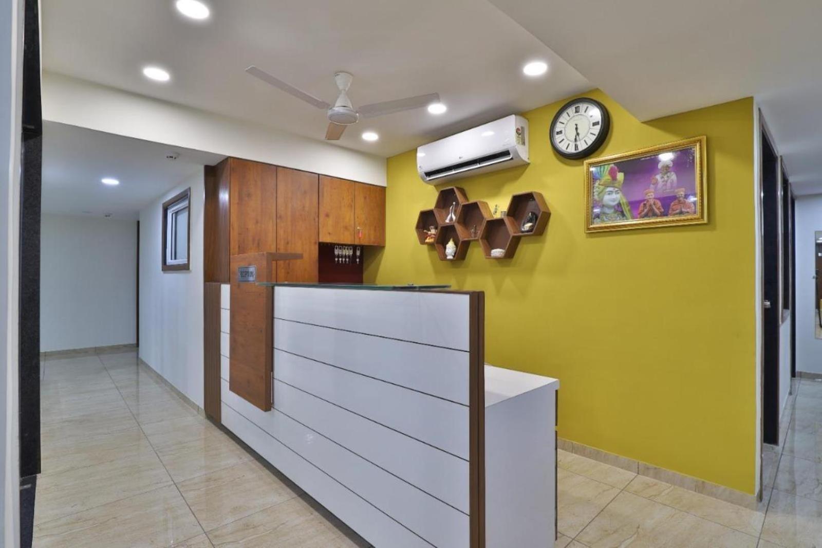 Leo Hotel Ahmedabad