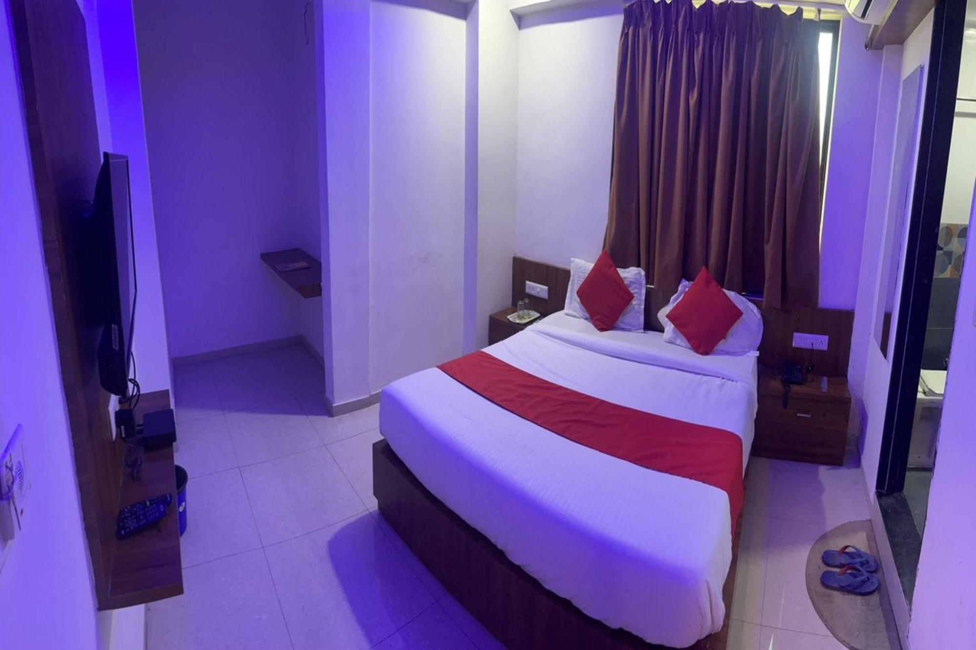 Kumkum Hotel