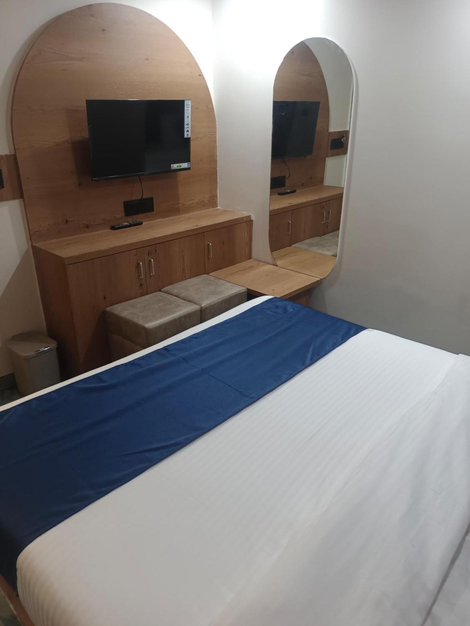 Hotel Shivkunj 3*