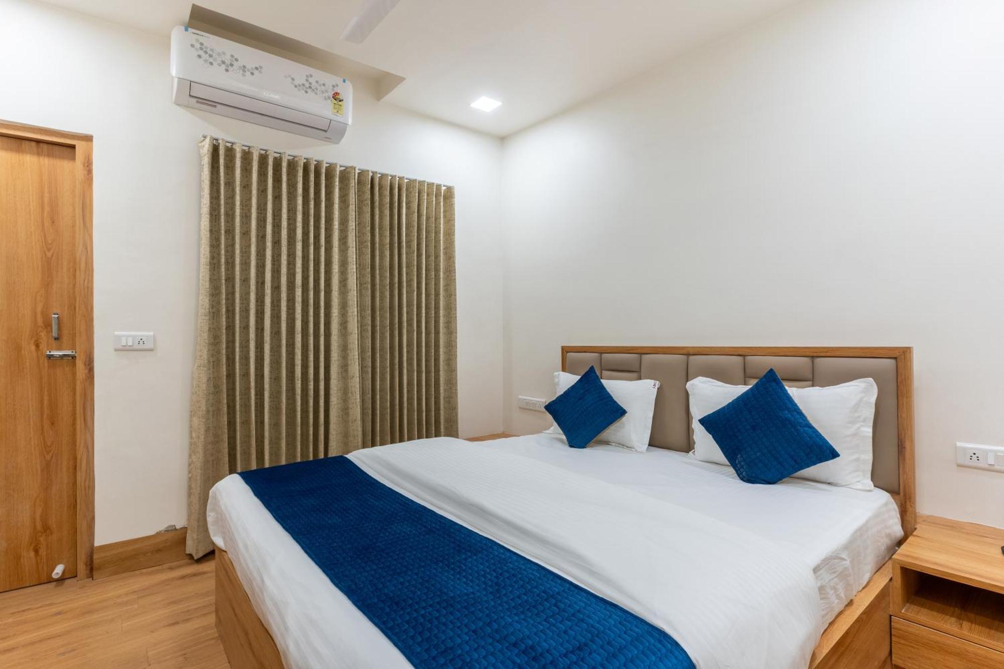Noble Inn, Hotel Ahmedabad