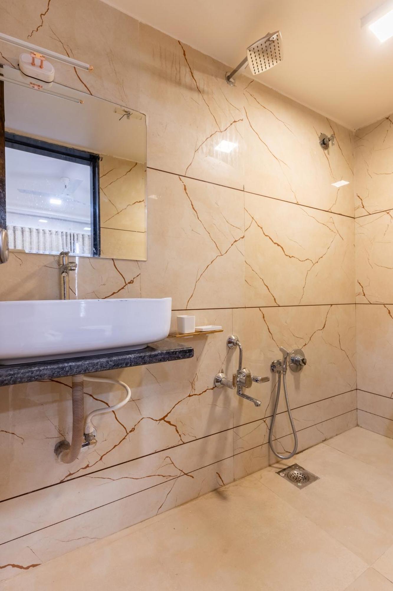 Hotel Noble Inn, 3*
