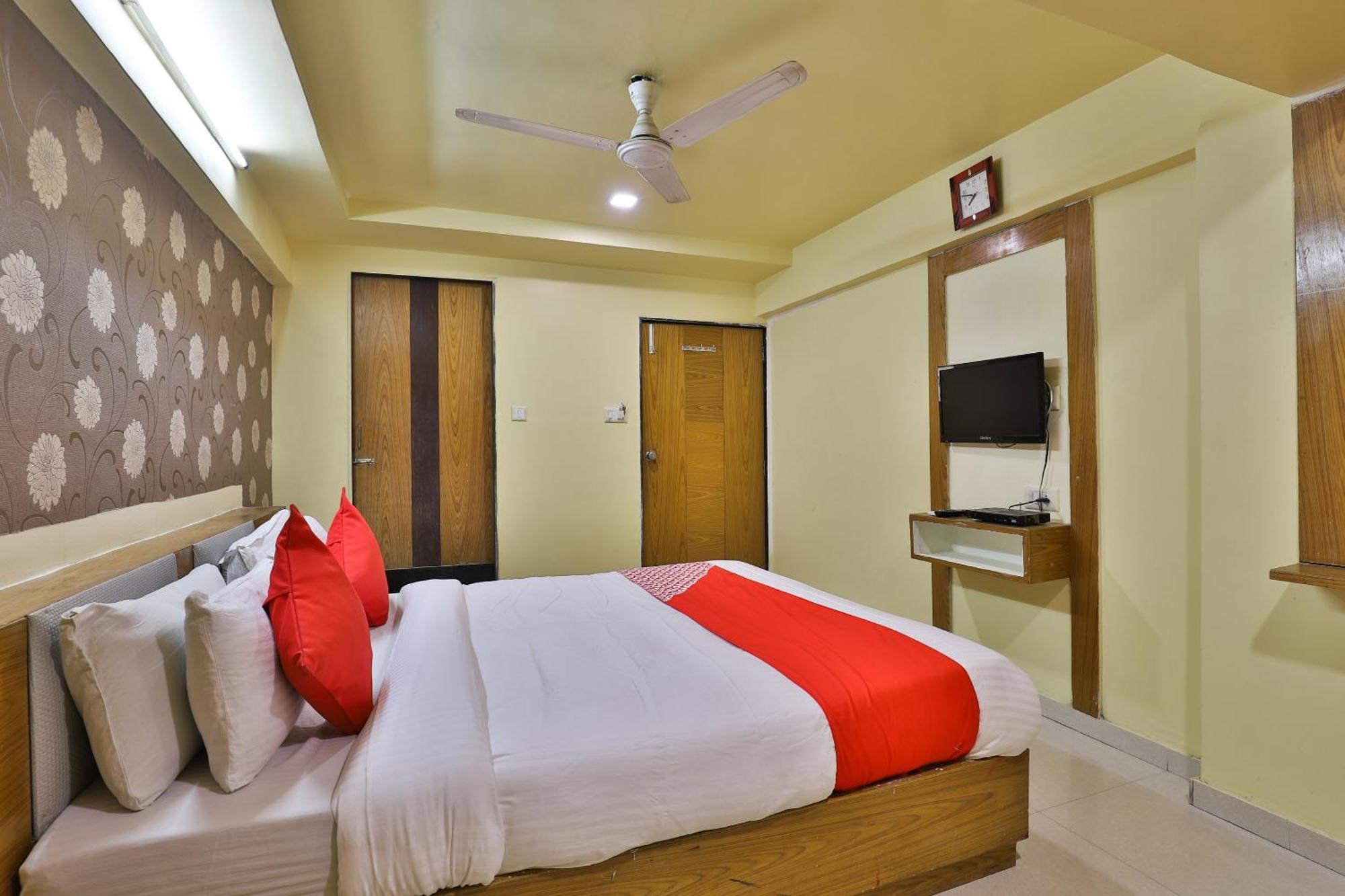 Hotel Spot On Shreeji Palace Ahmedabad