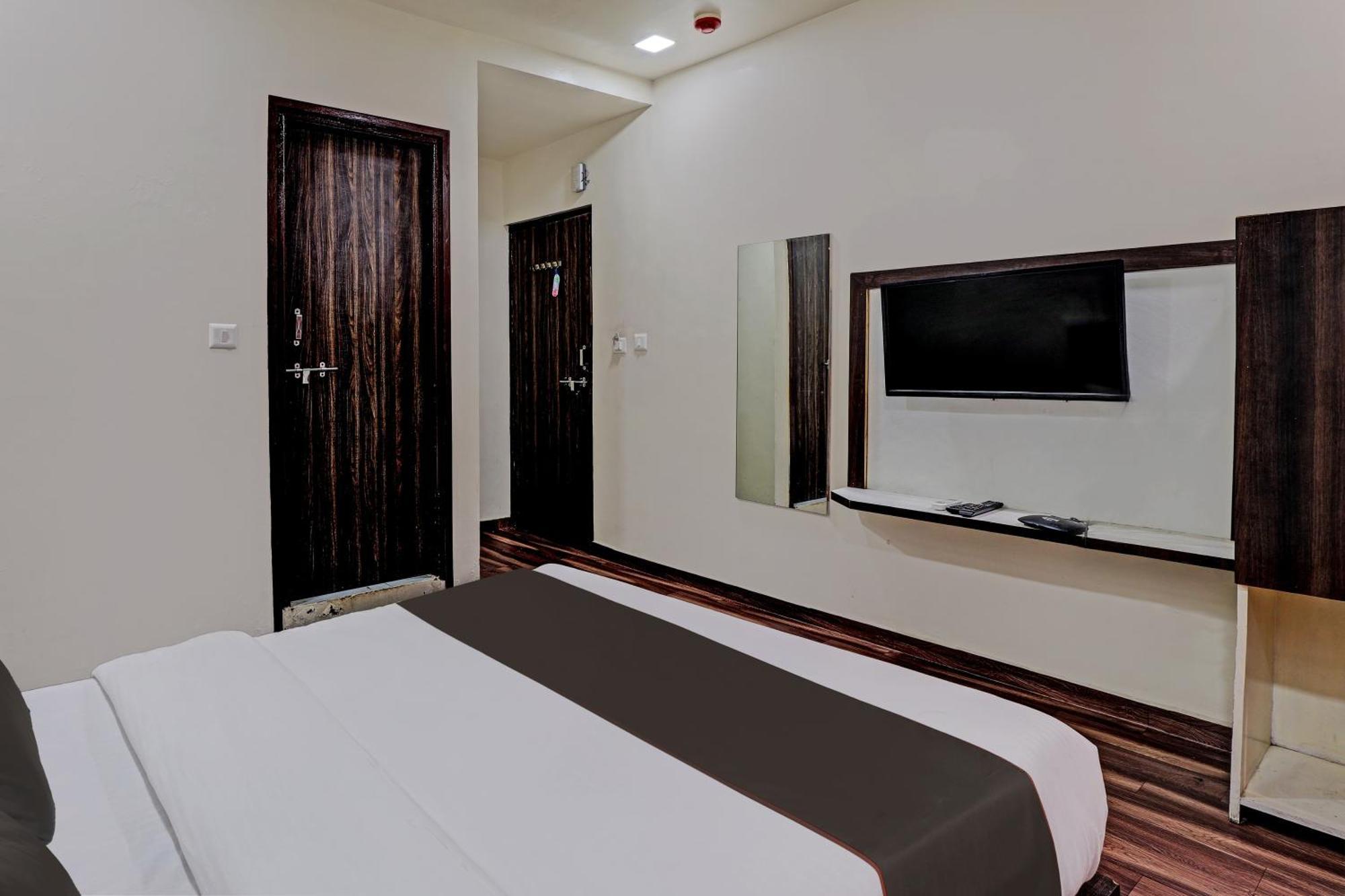 Hotel O Royal Inn 4* Ahmedabad