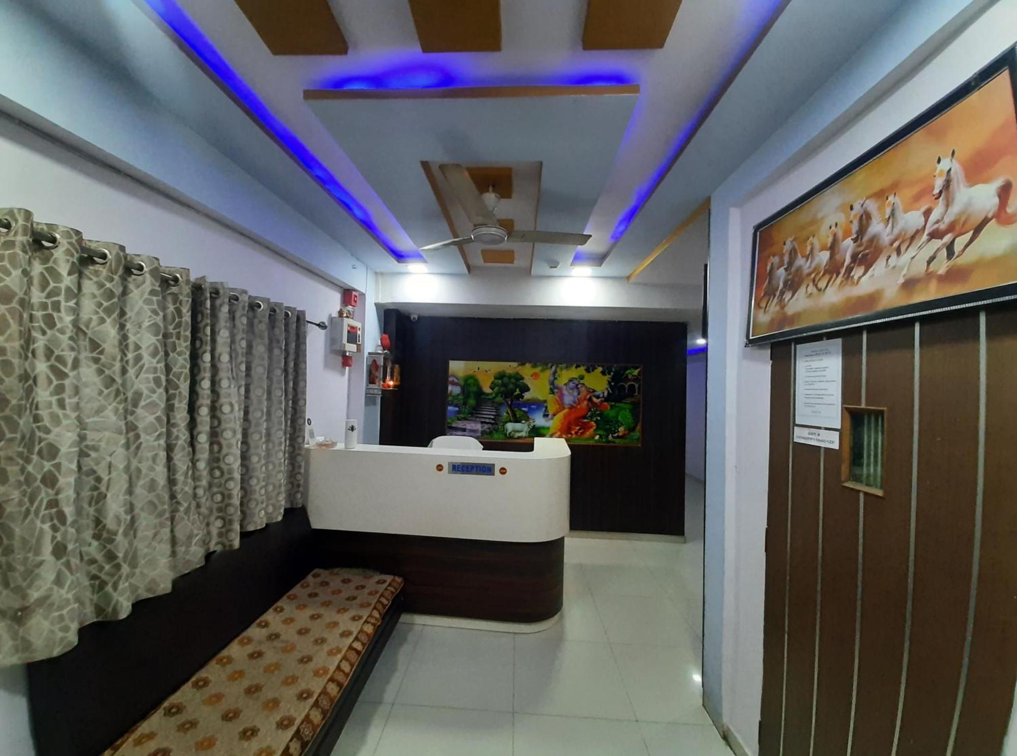 Royal Night Hotel 2*