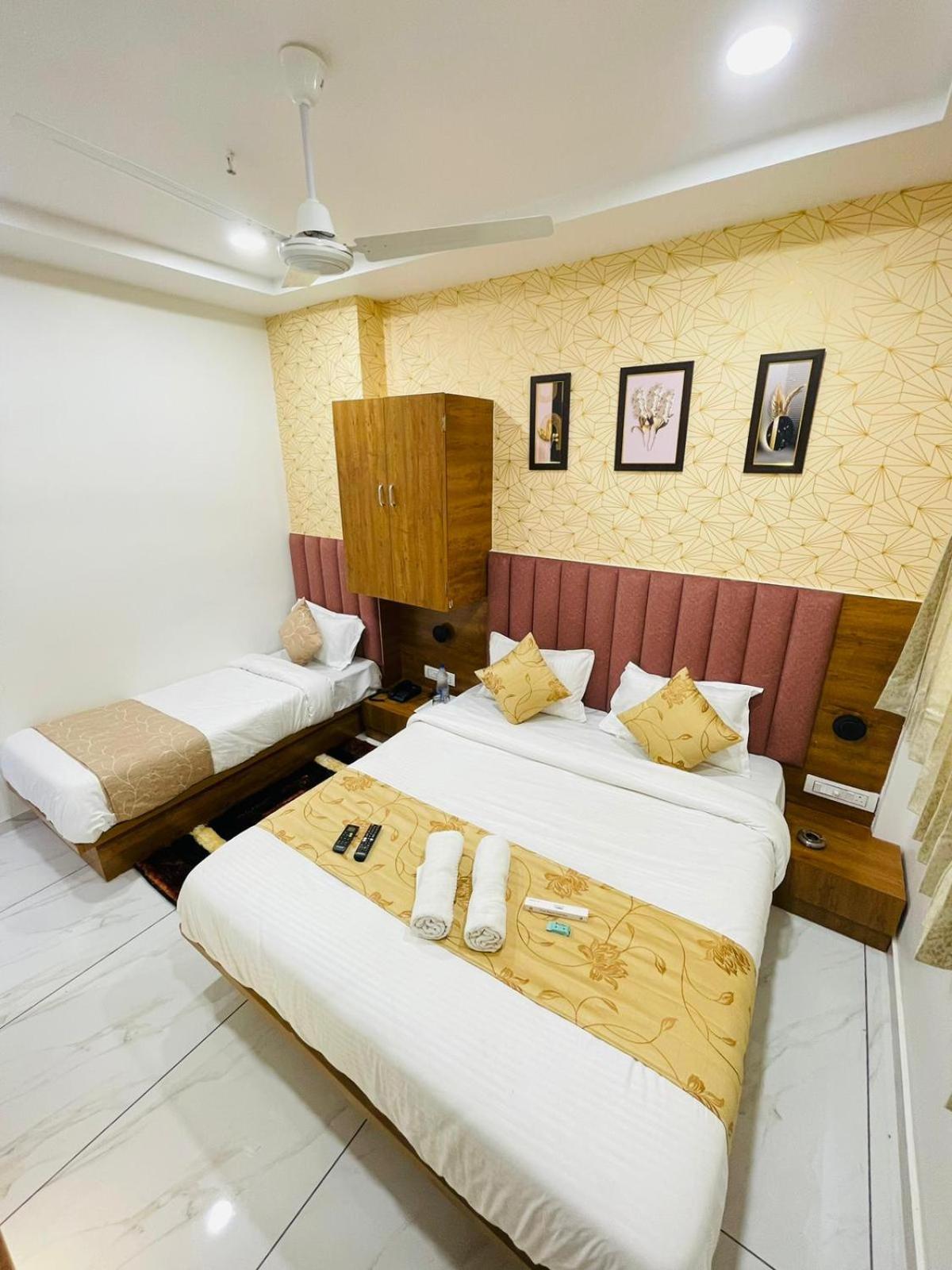 Hotel Avenue Sky Ahmedabad