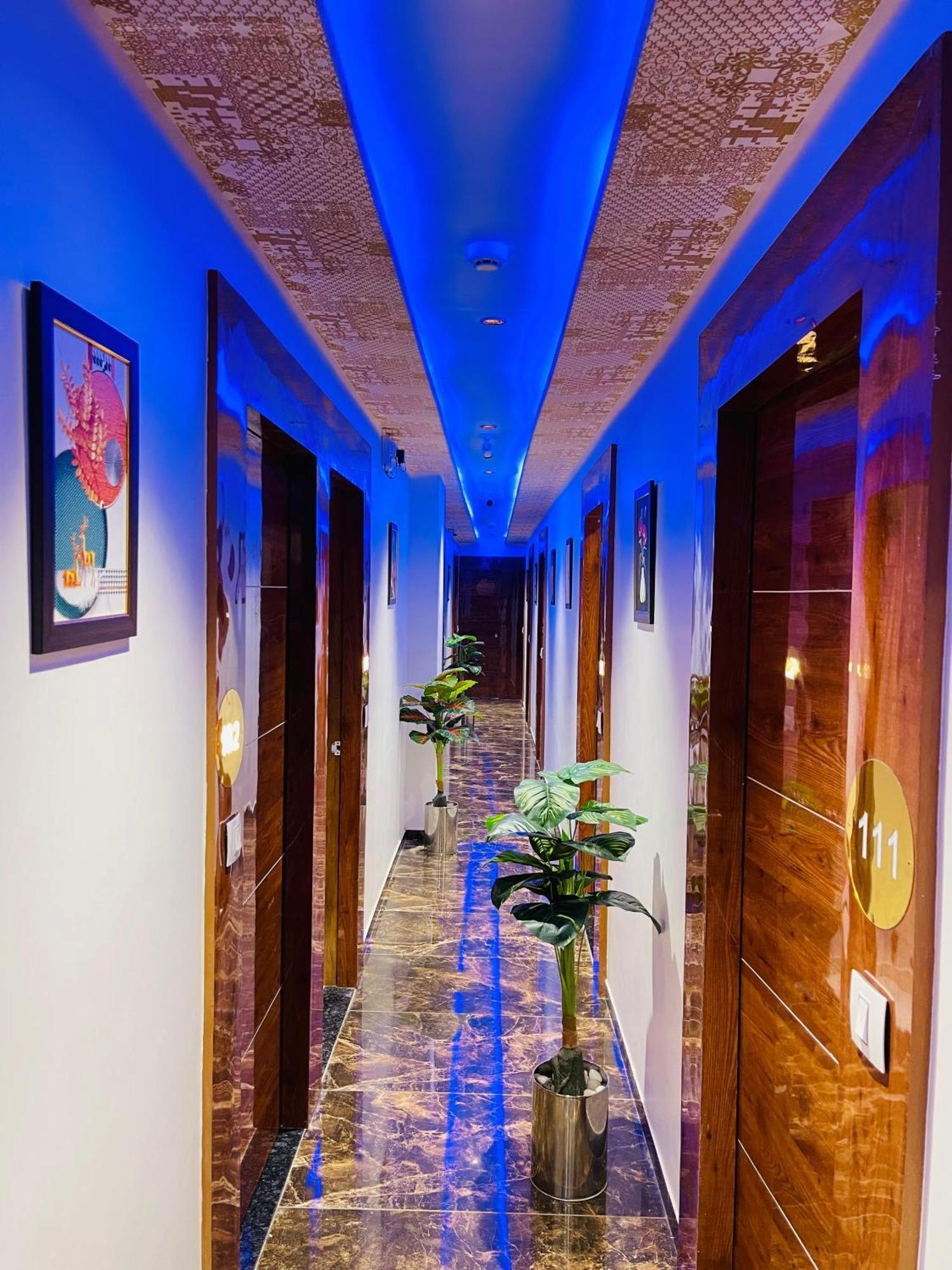 Hotel Avenue Sky Ahmedabad
