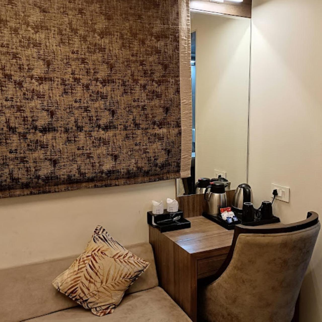 Hotel White Cloud Ahmedabad