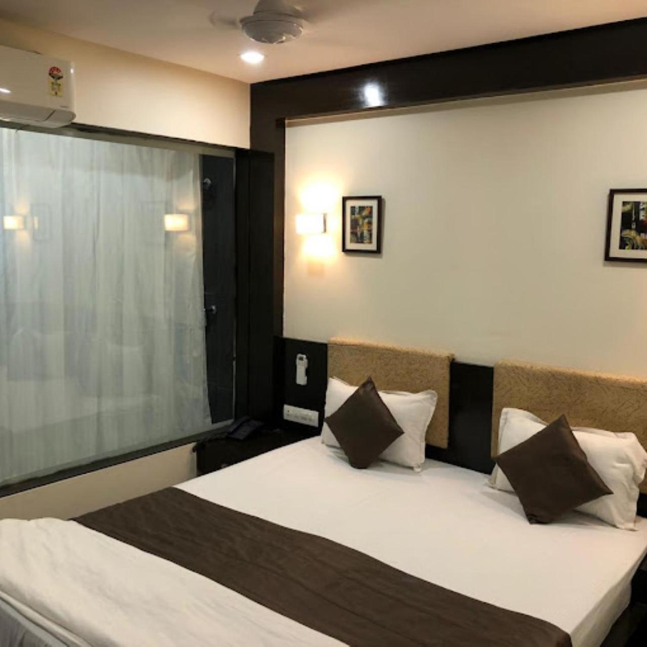 Fabhotel Royal Landmark Hotel