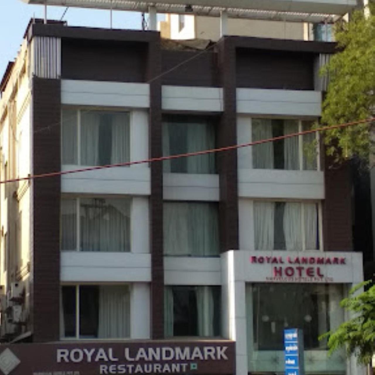Fabhotel Royal Landmark Hotel