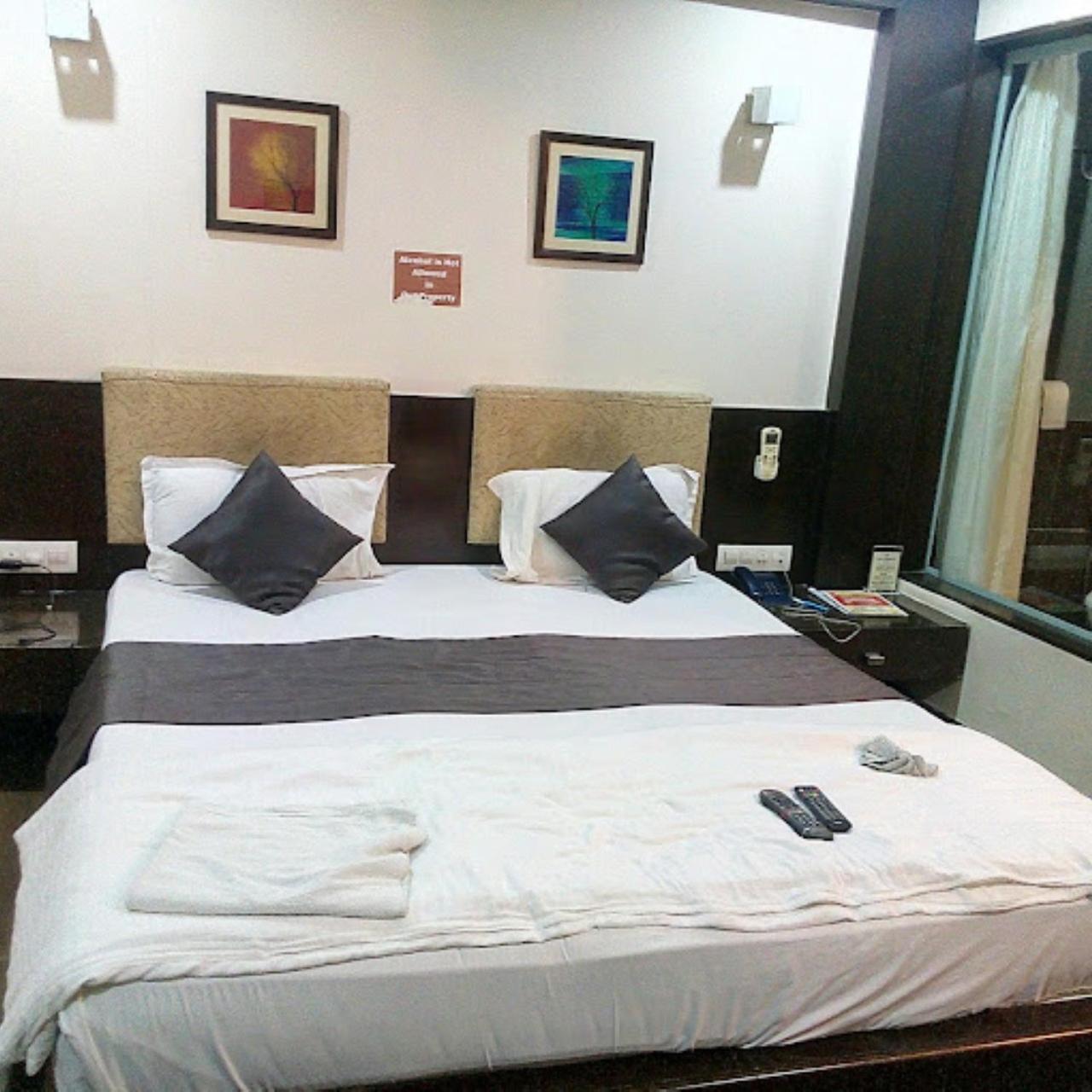 Fabhotel Royal Landmark *