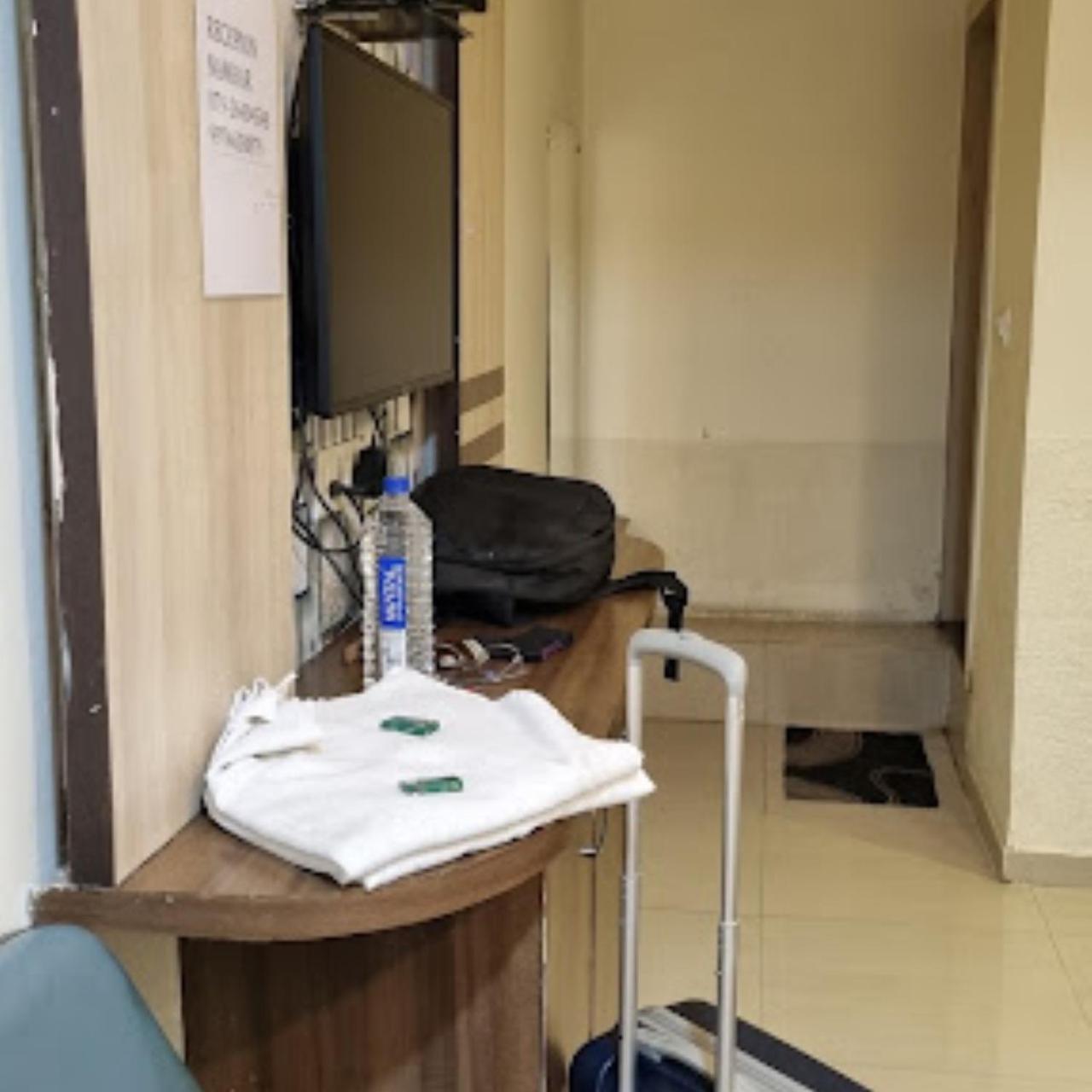 Madhav Hotel 4*