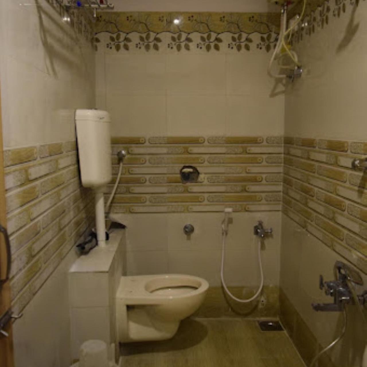 Madhav Hotel