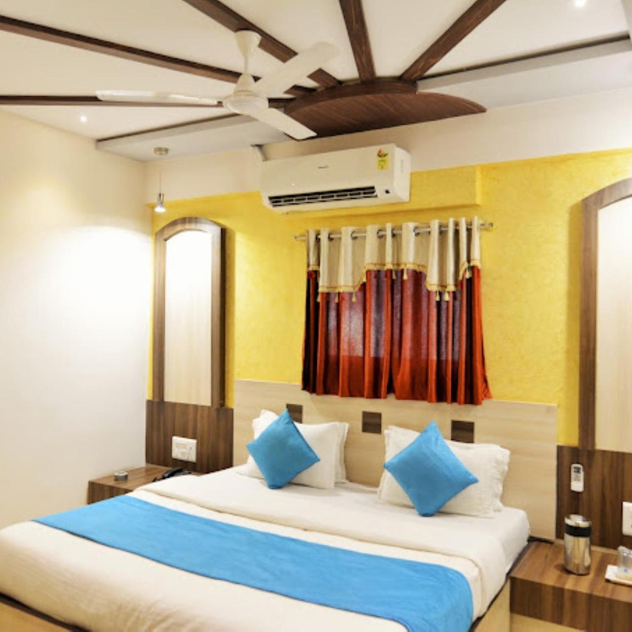 Hotel Madhav