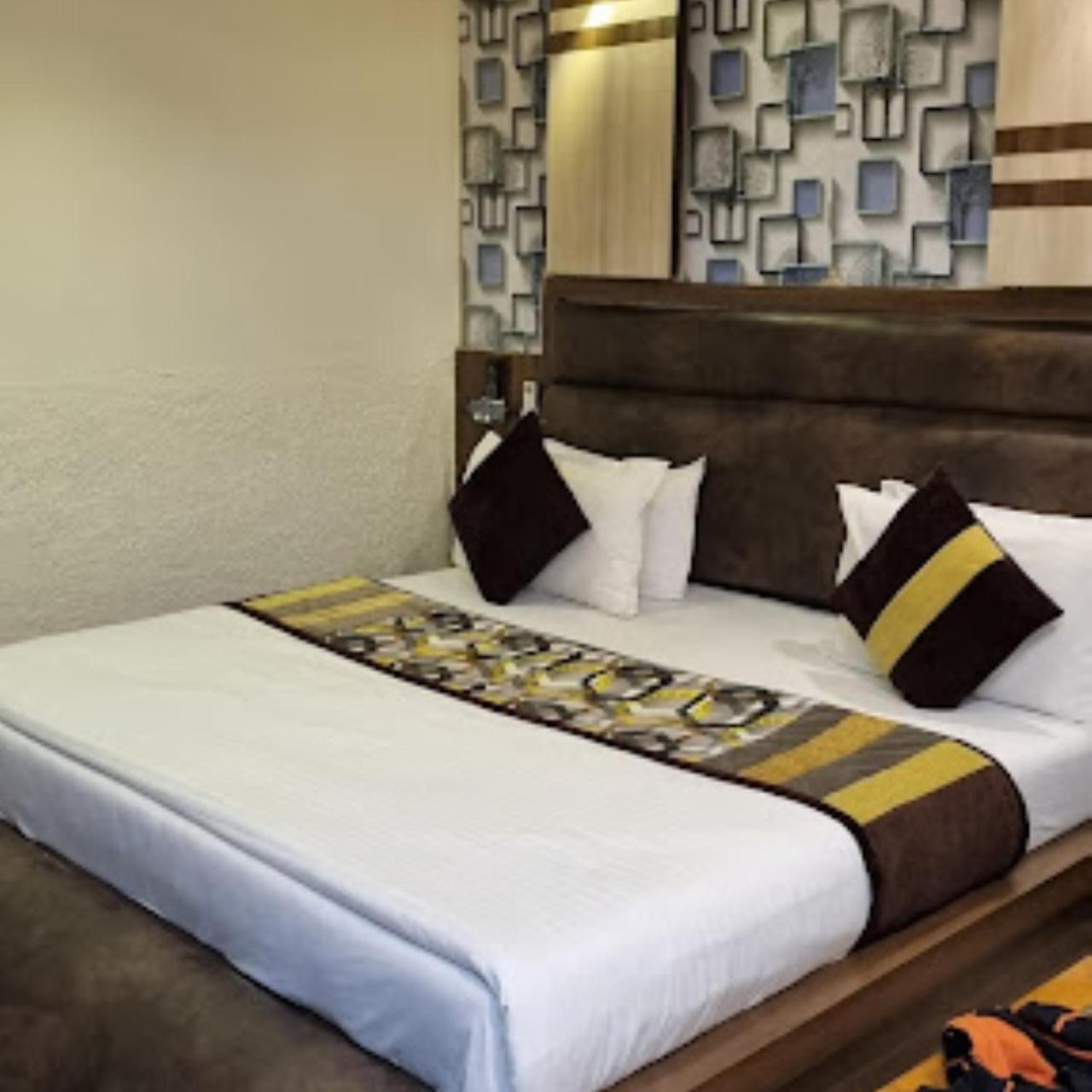 Hotel Madhav