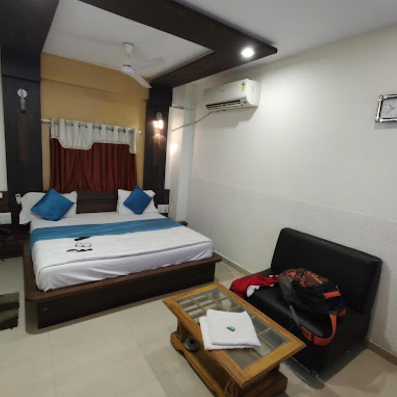 Hotel Madhav