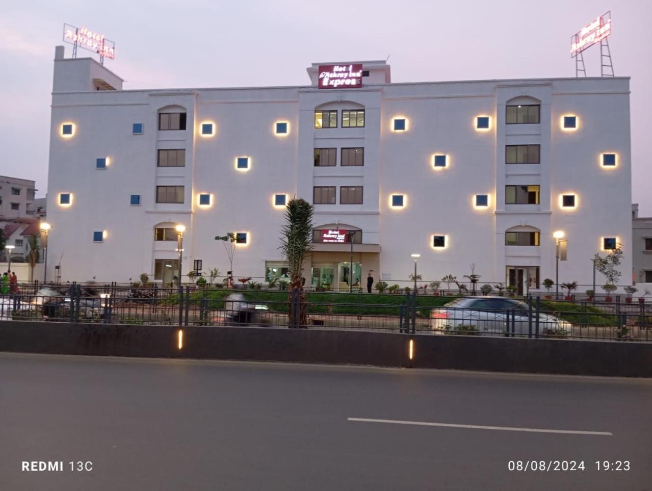 Ashray Express Hotel Ahmedabad