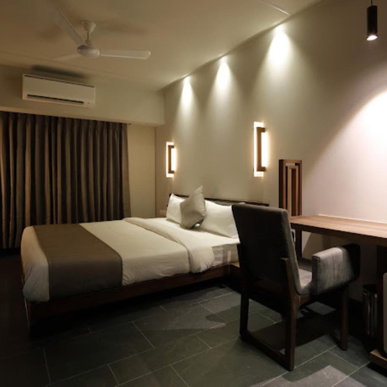 Hotel Carrefour Ahmedabad