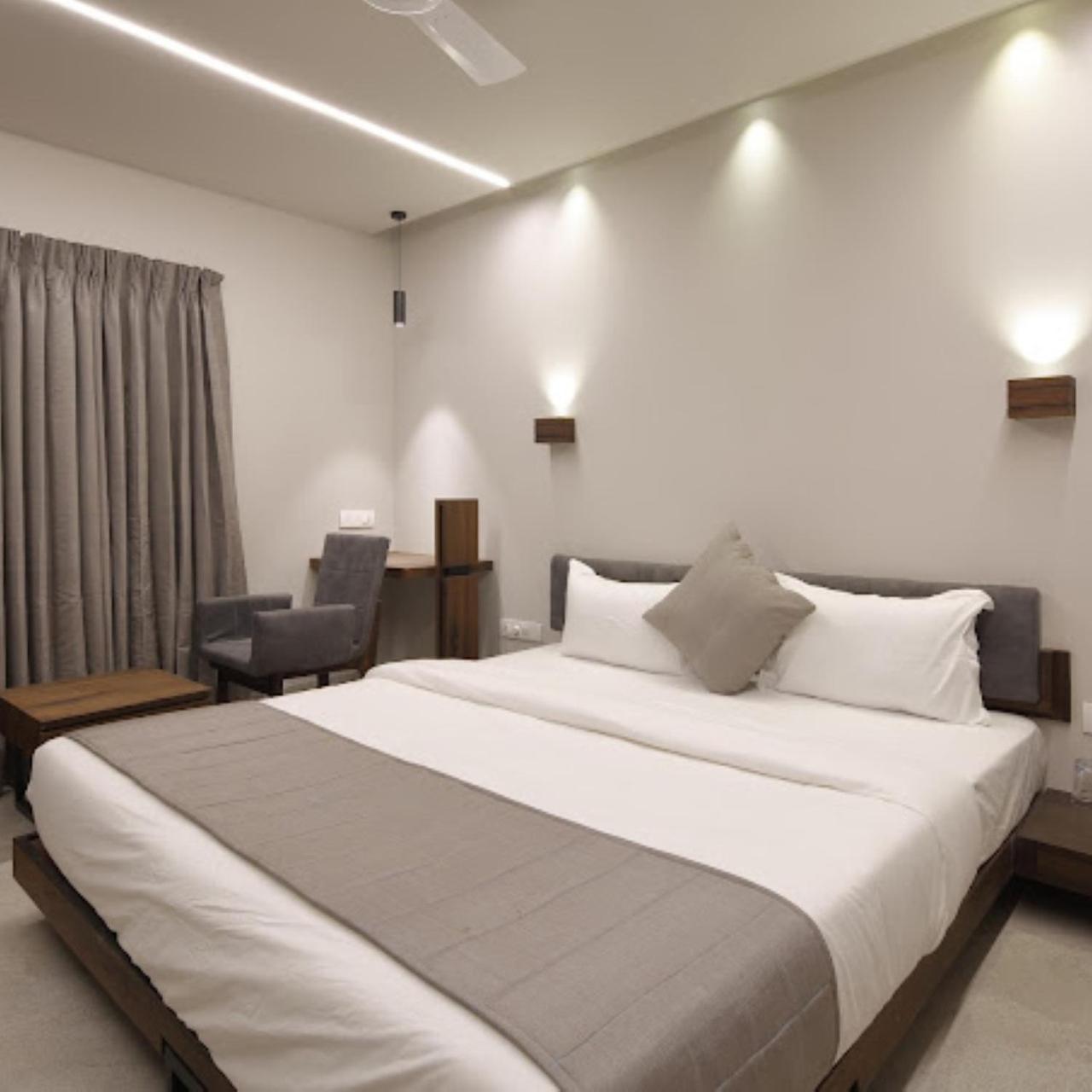 Carrefour Hotel 5*