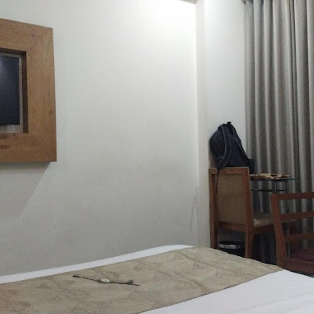 Hotel Carrefour Ahmedabad