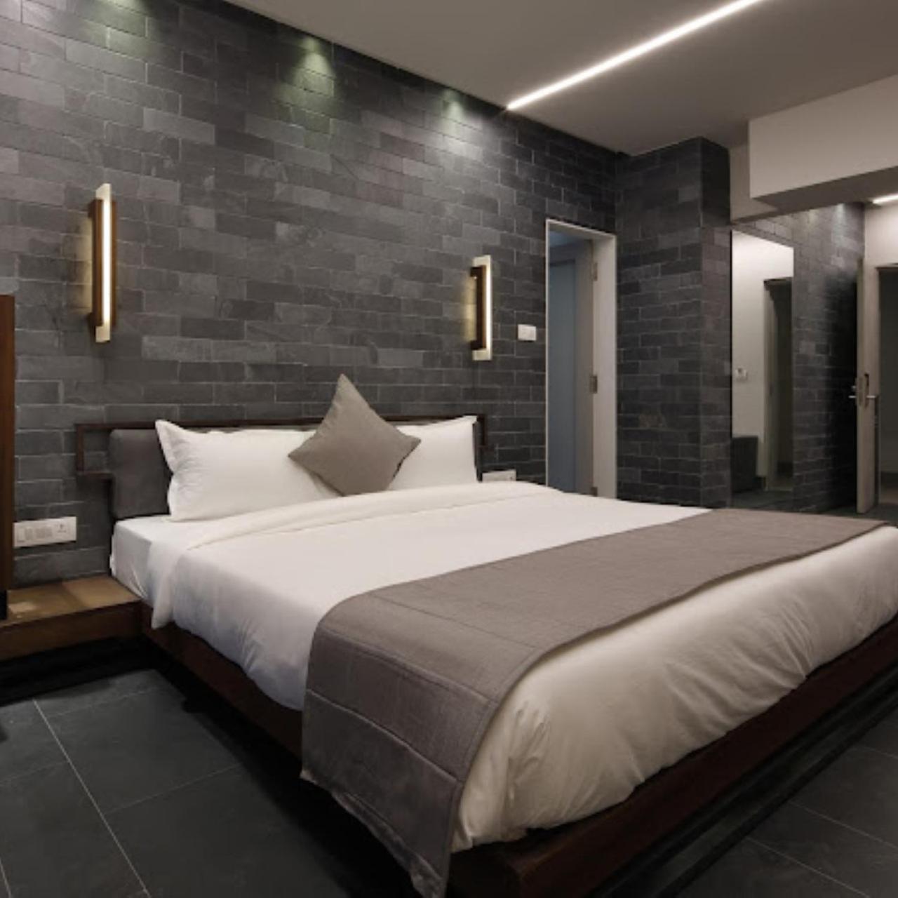 Hotel Carrefour Ahmedabad