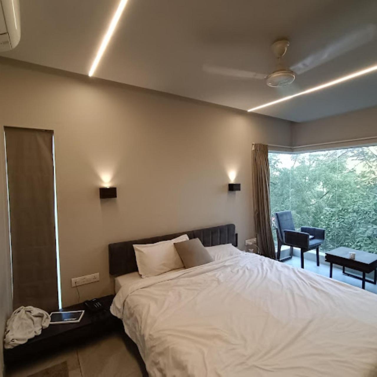 Carrefour Hotel