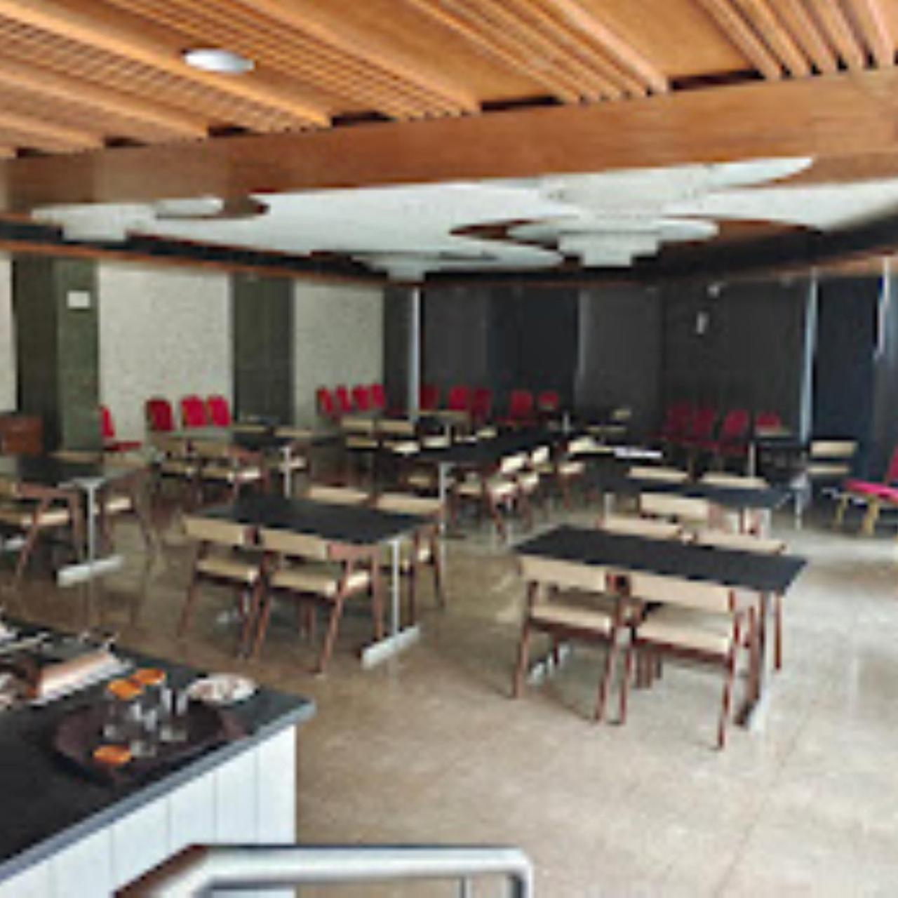 Sn Blu Panchvati Hotel 5*