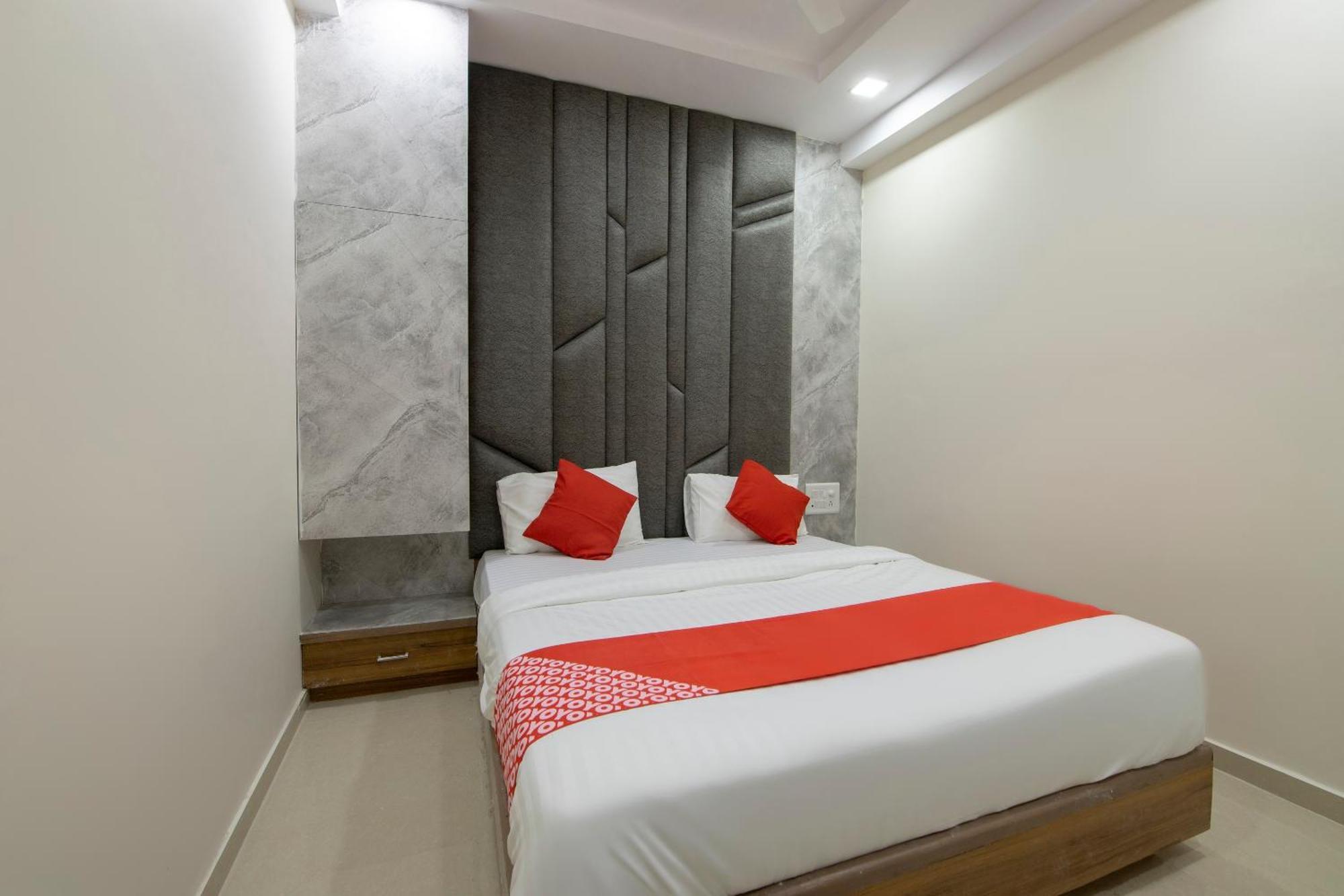 Hotel O Bhavya 3*