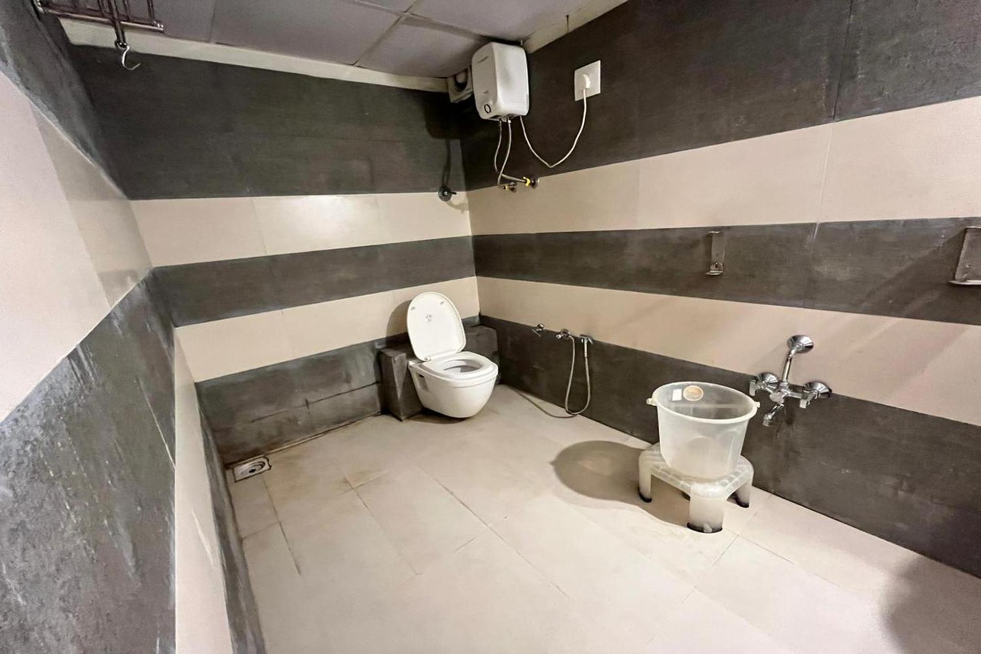 Kalyan Palace Hotel Batwa