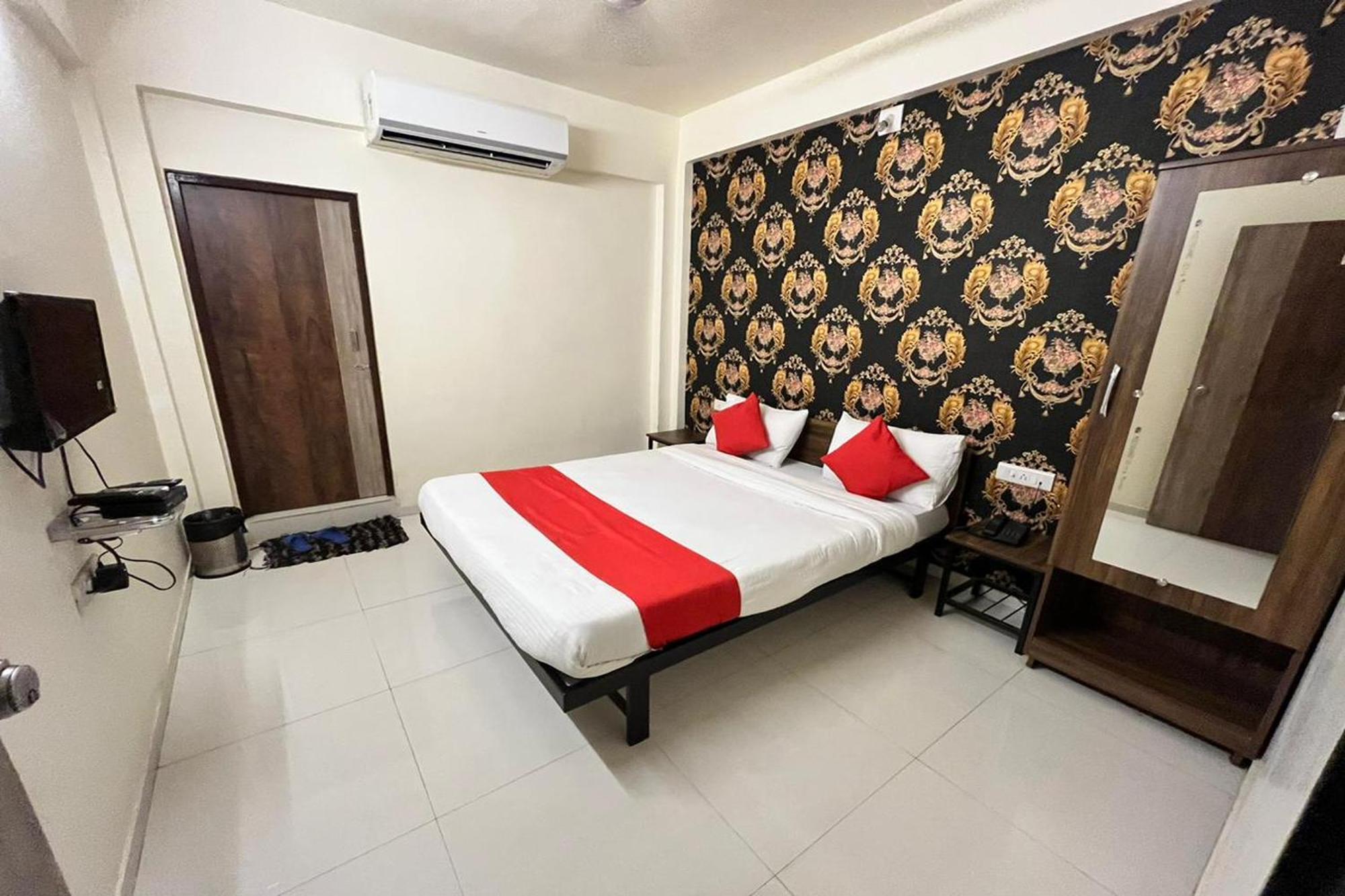 Kalyan Palace Watuwa