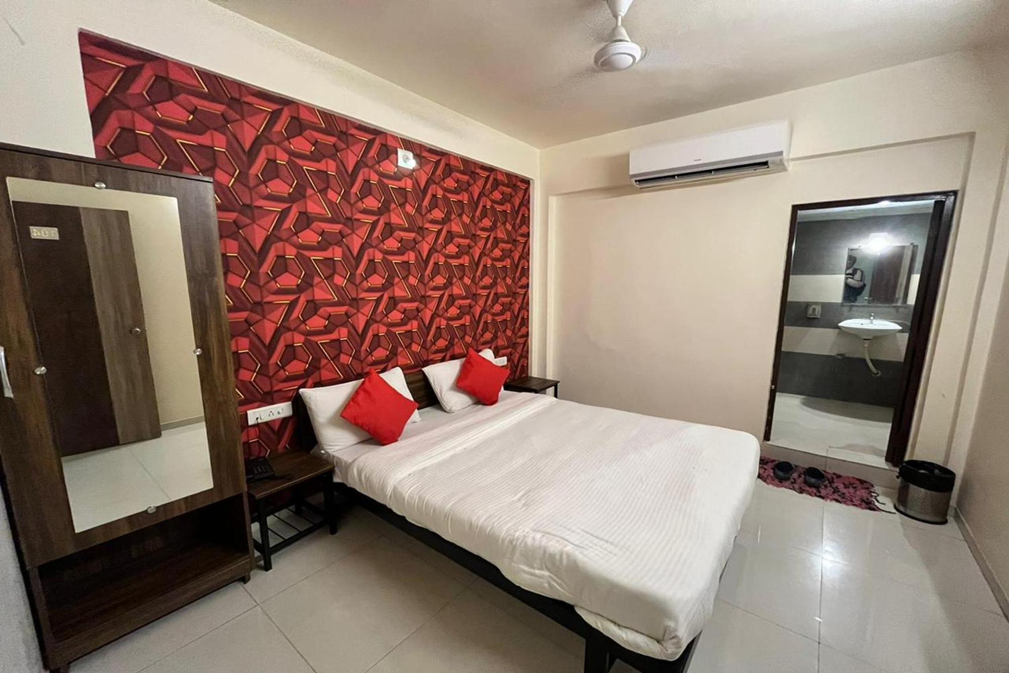 Kalyan Palace Hotel