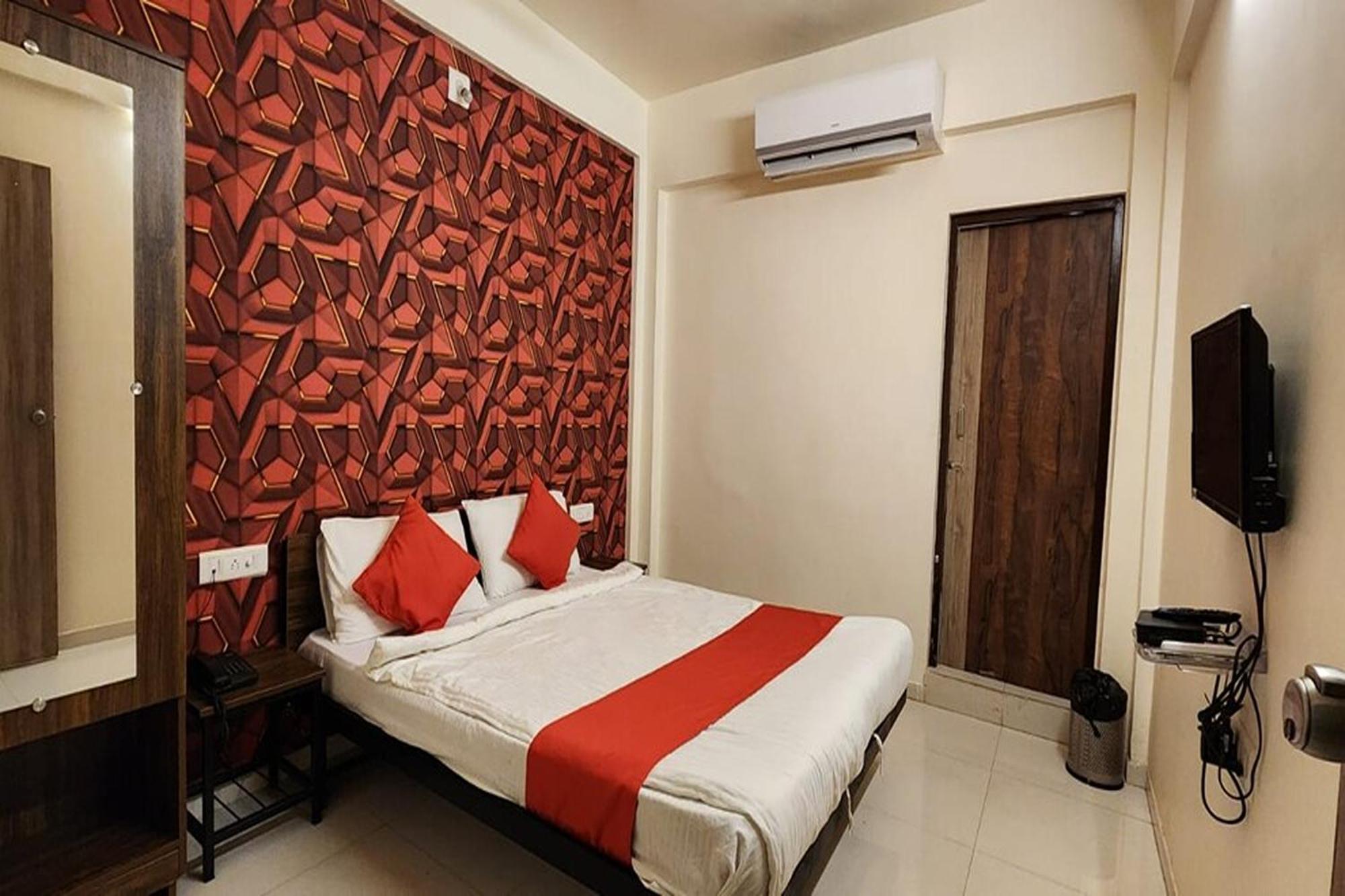 Kalyan Palace Hotel
