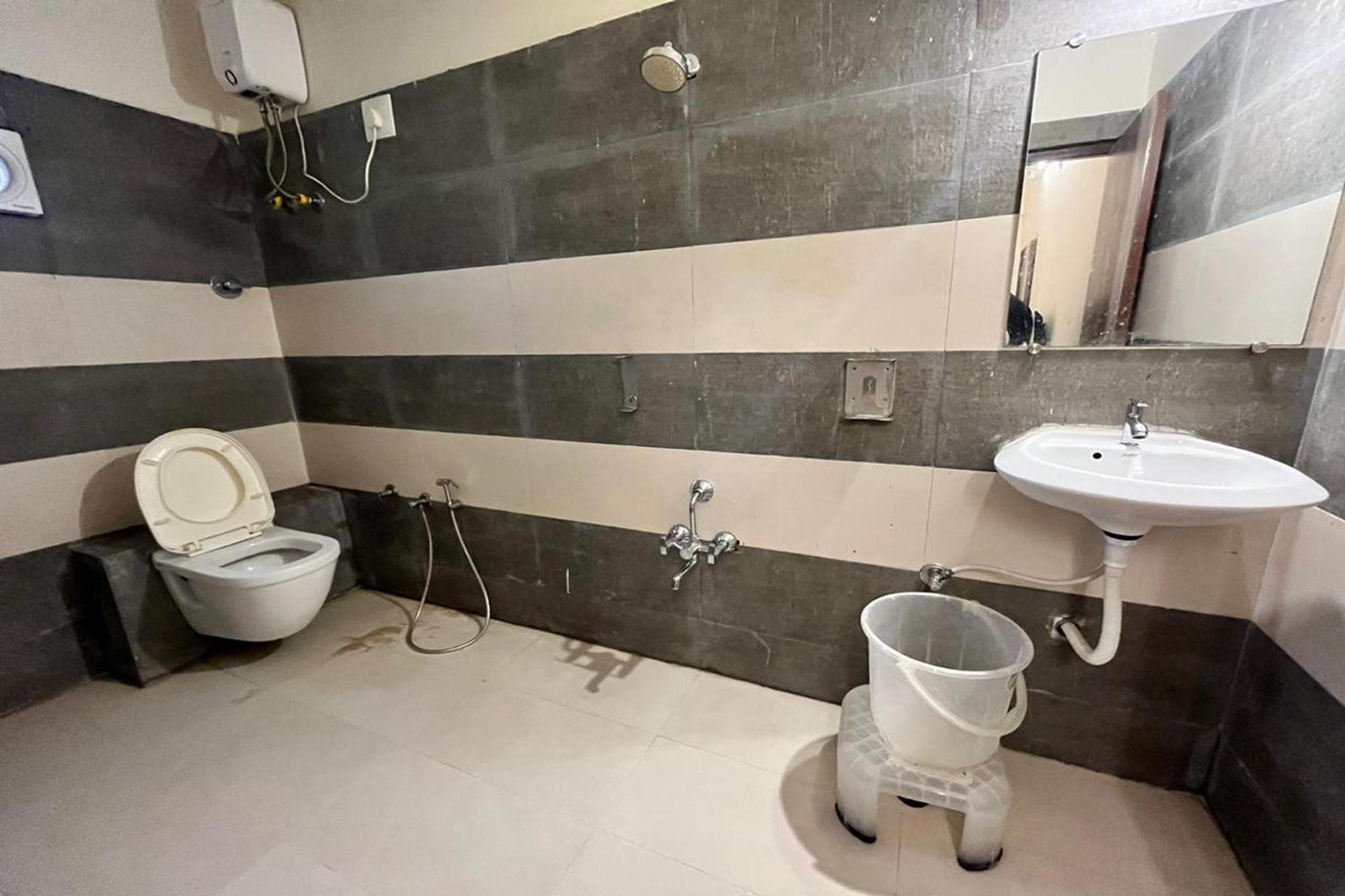 Kalyan Palace Hotel Watuwa