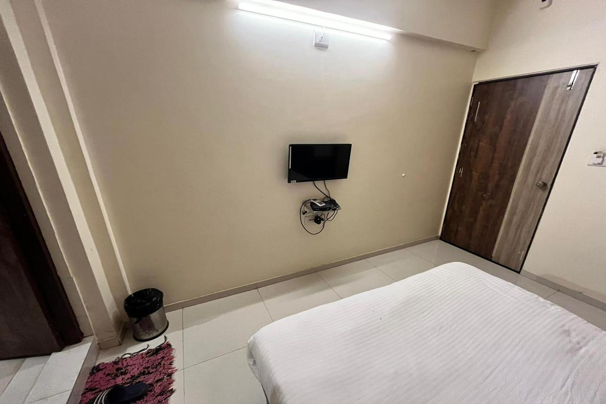 Kalyan Palace 2*