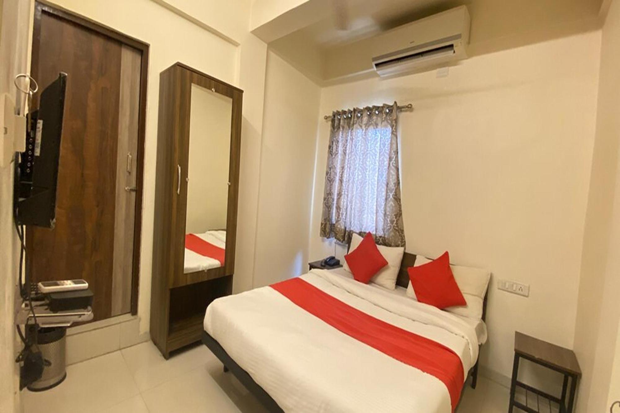 Kalyan Palace Hotel