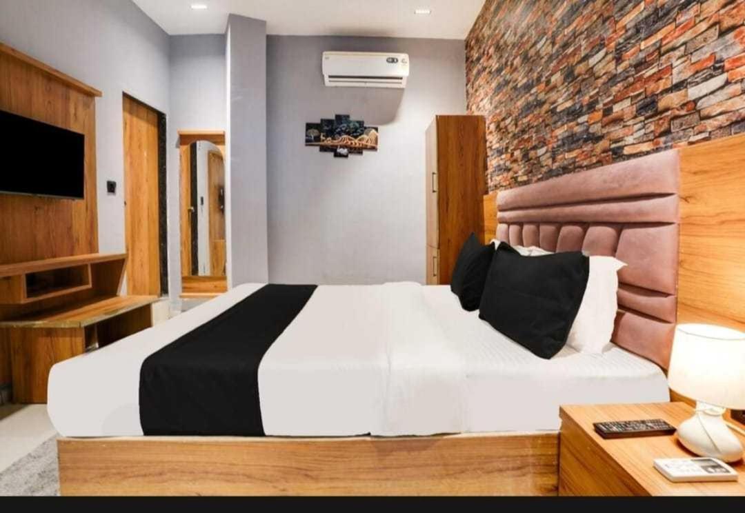 Oyo King View Hotel 3*