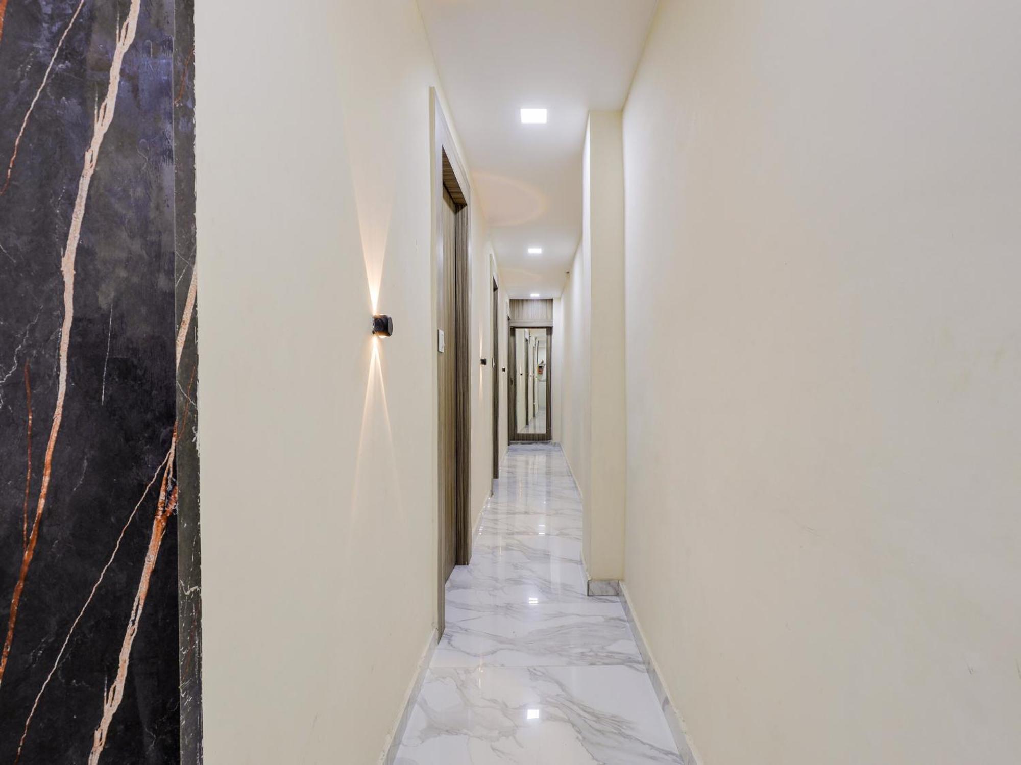 Oyo King View Hotel Ahmedabad