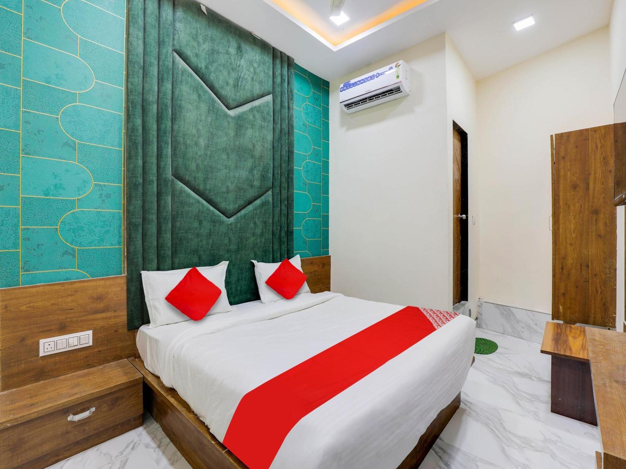 Oyo King View Hotel