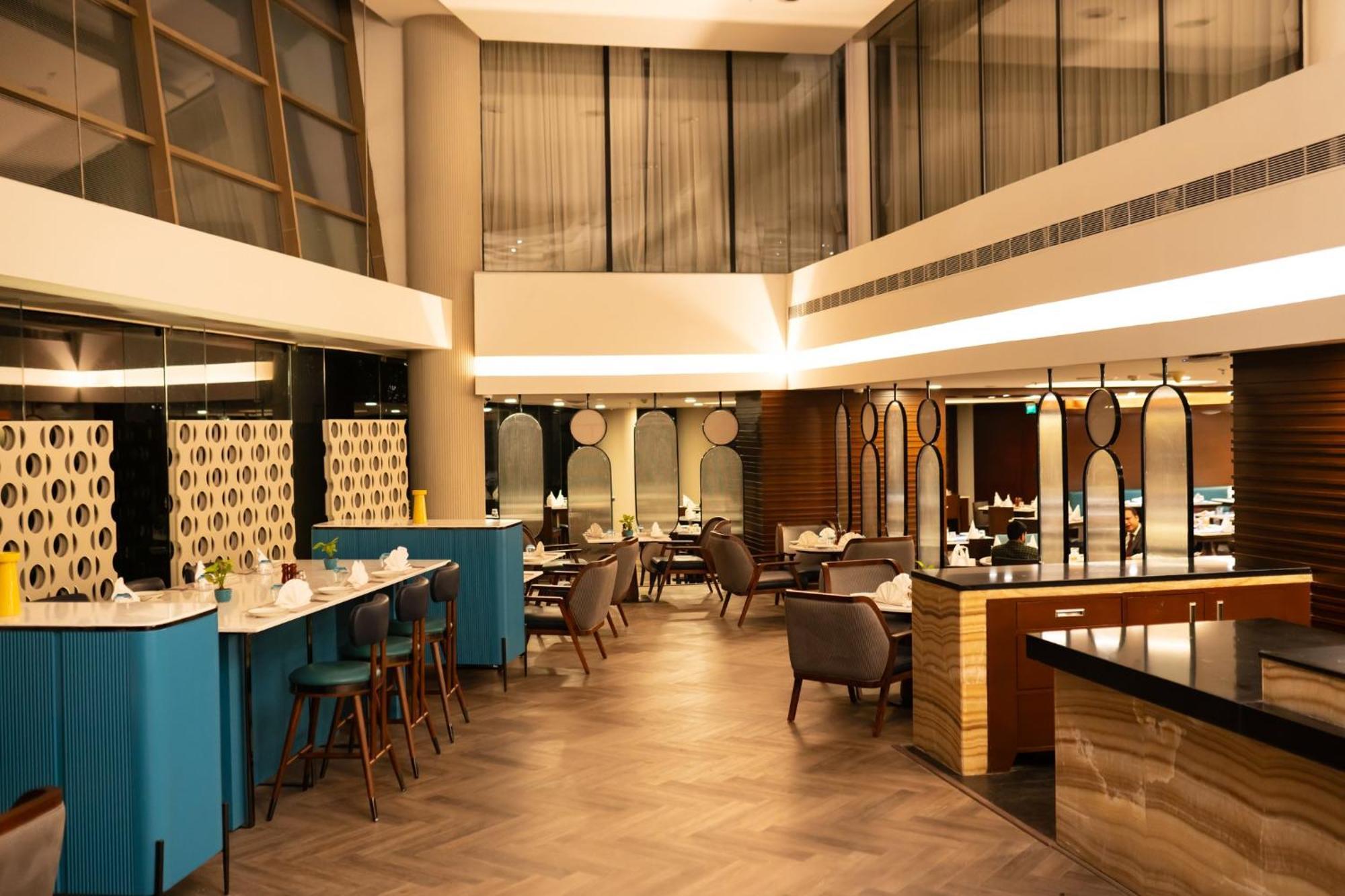 Crowne Plaza Centre By Ihg Hotel Ahmedabad